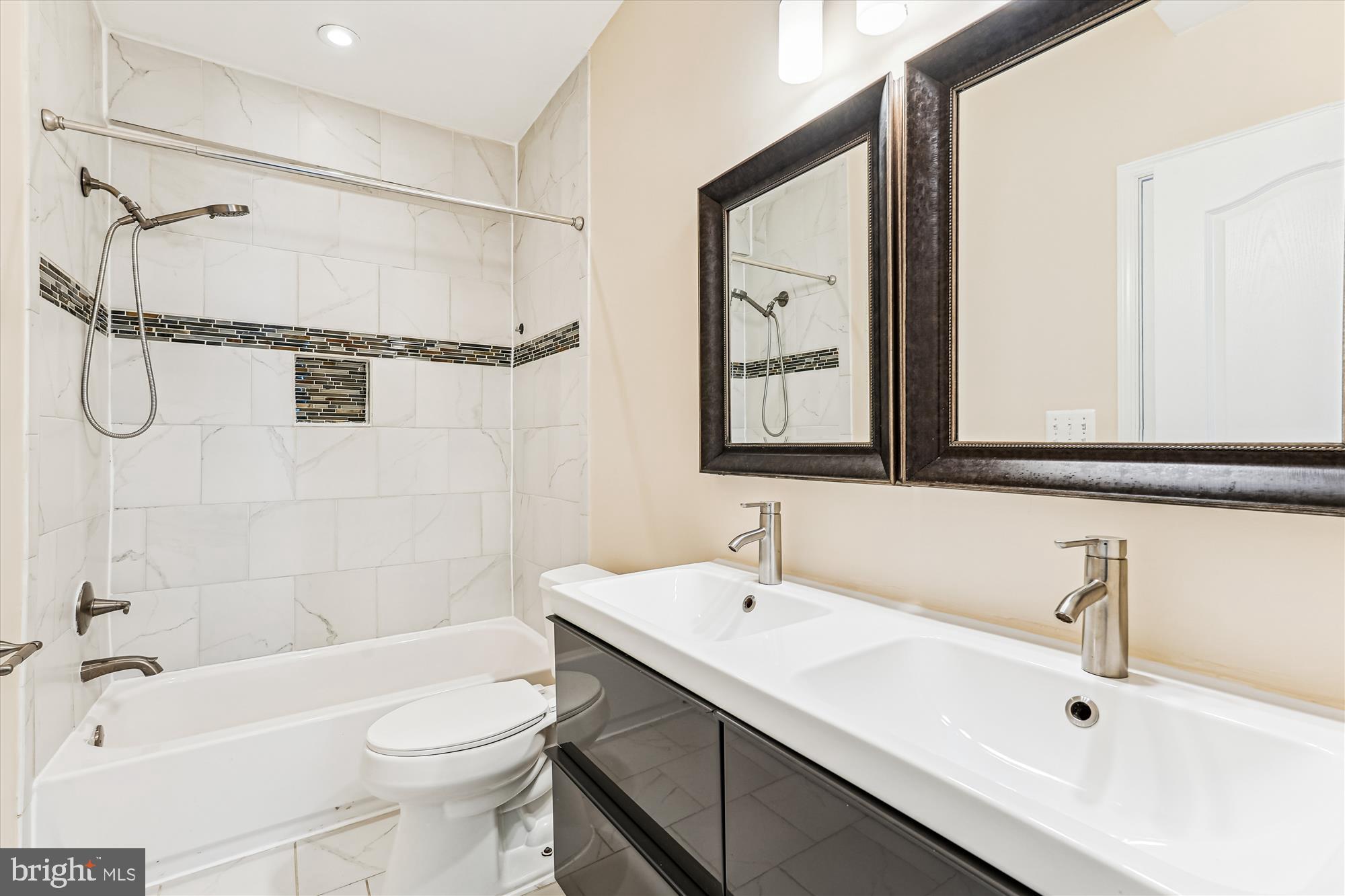 CHILLUM - Residential Lease