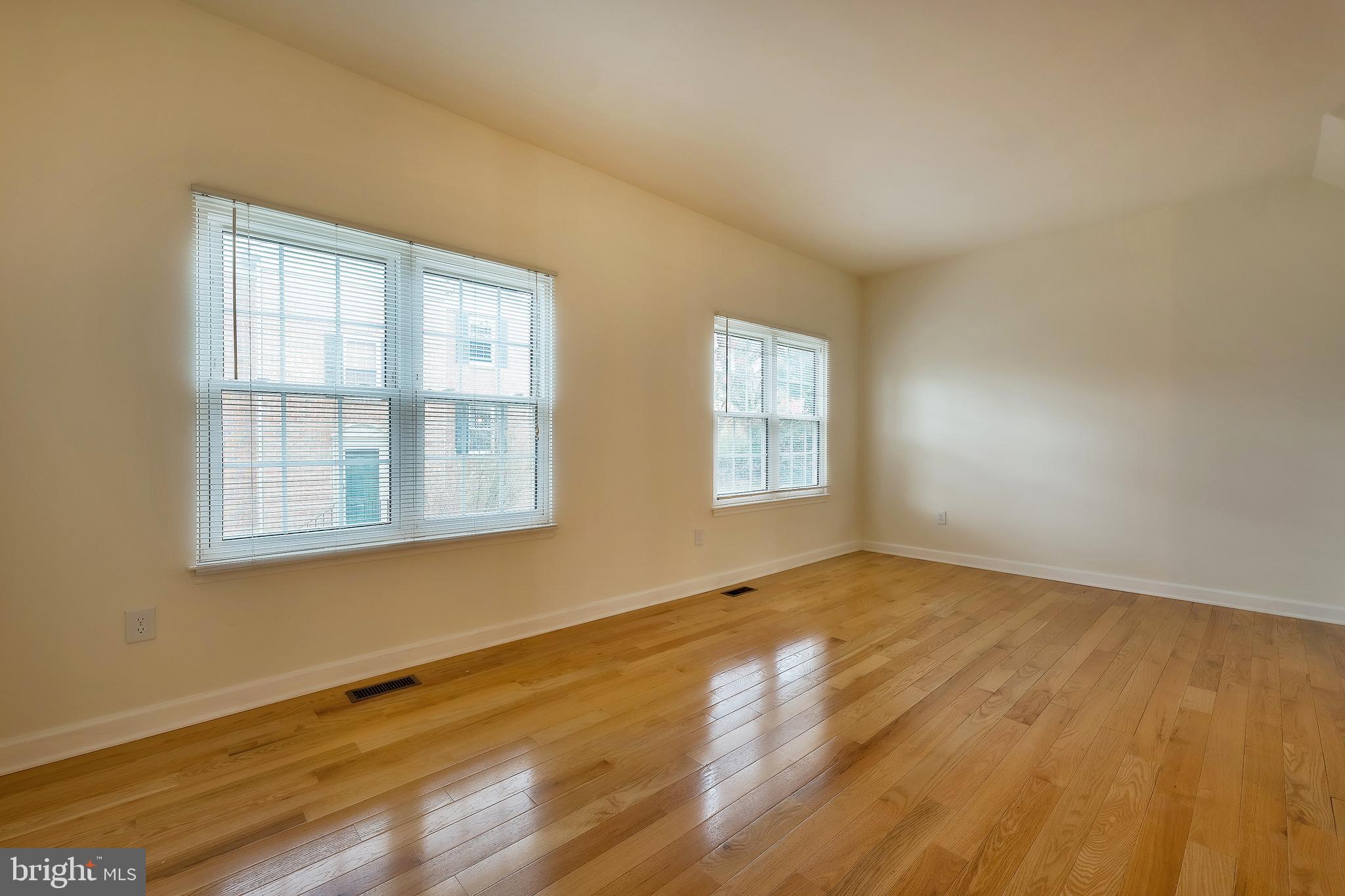 COLLEGE SQUARE - Residential Lease