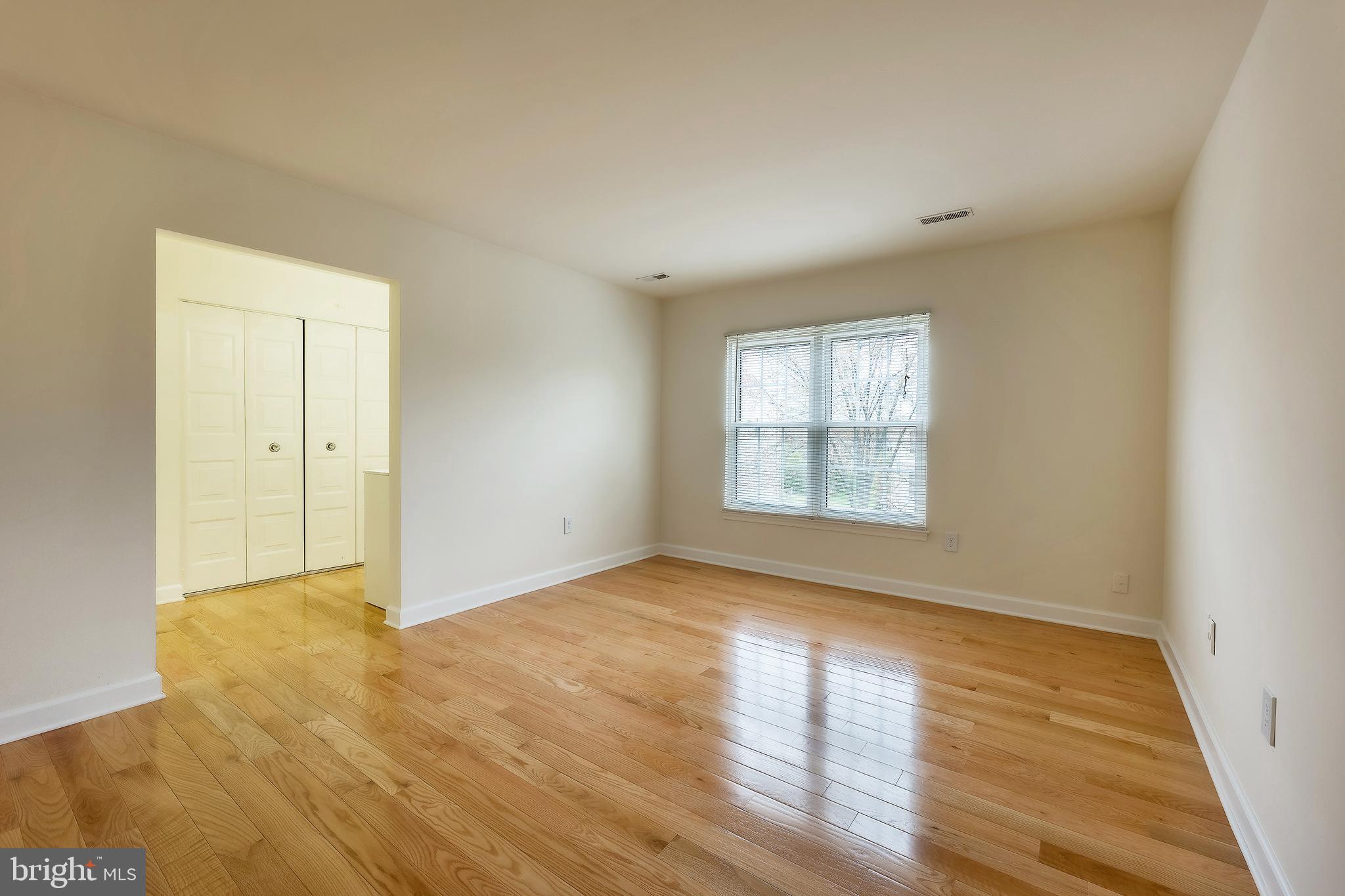 COLLEGE SQUARE - Residential Lease