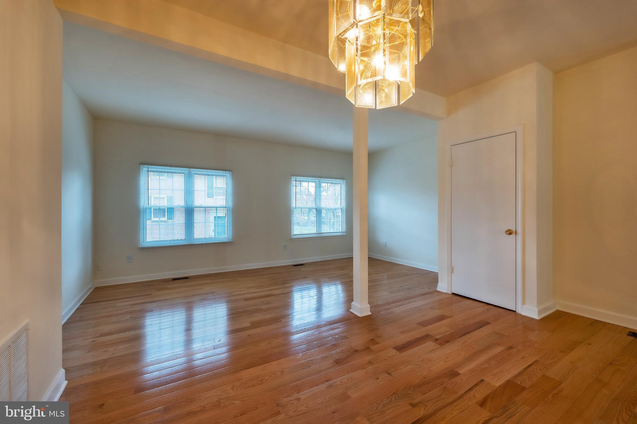 COLLEGE SQUARE - Residential Lease