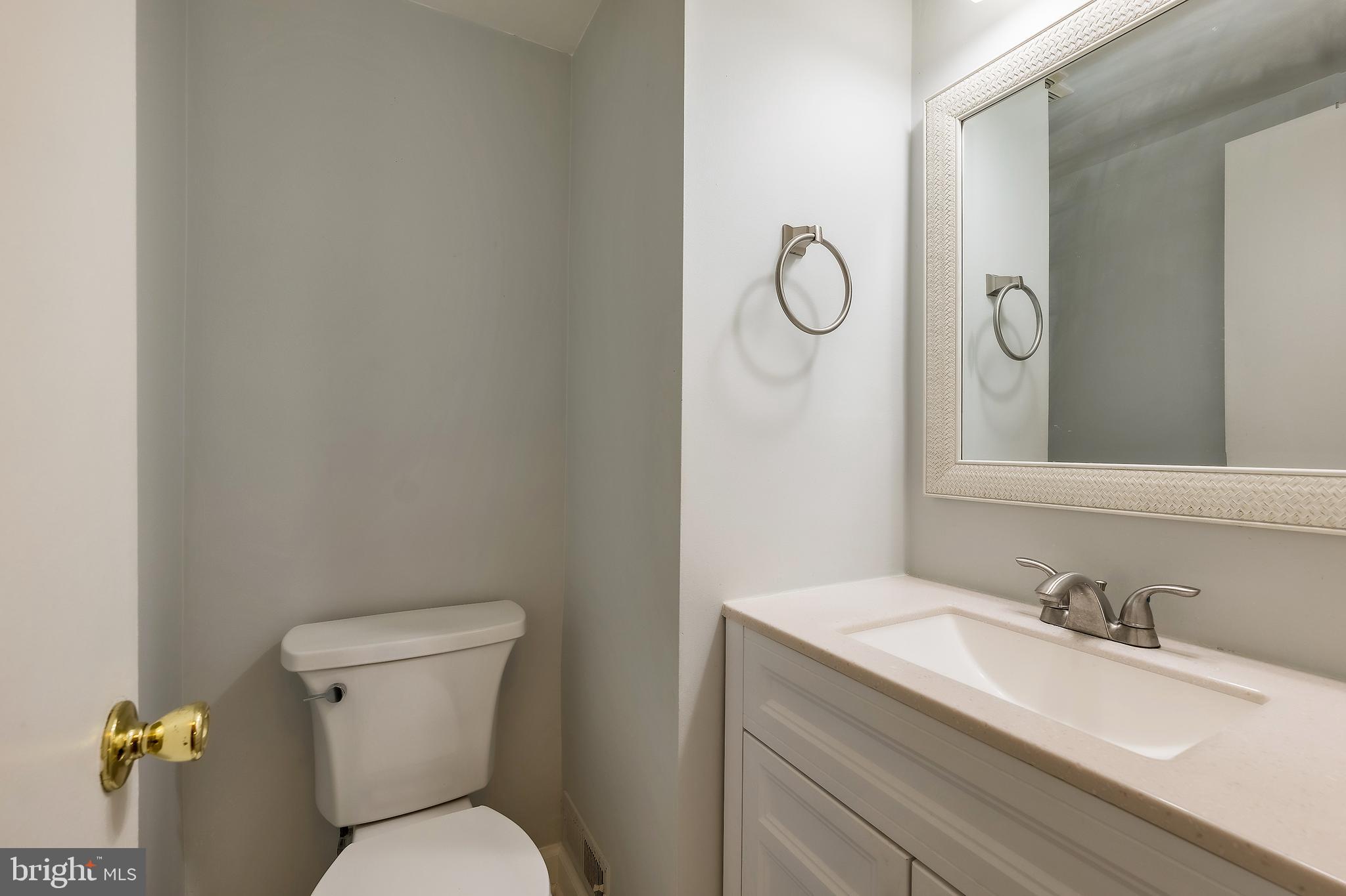 COLLEGE SQUARE - Residential Lease