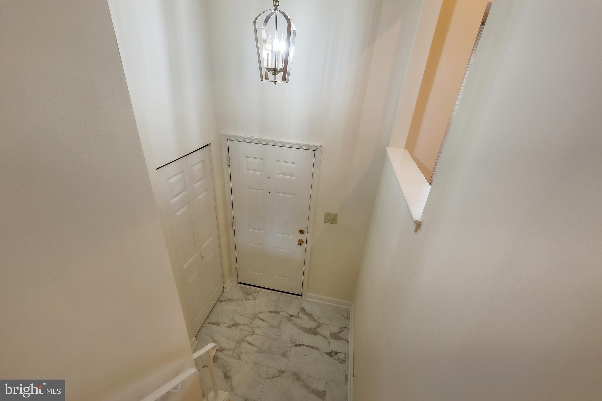 COLLEGE SQUARE - Residential Lease