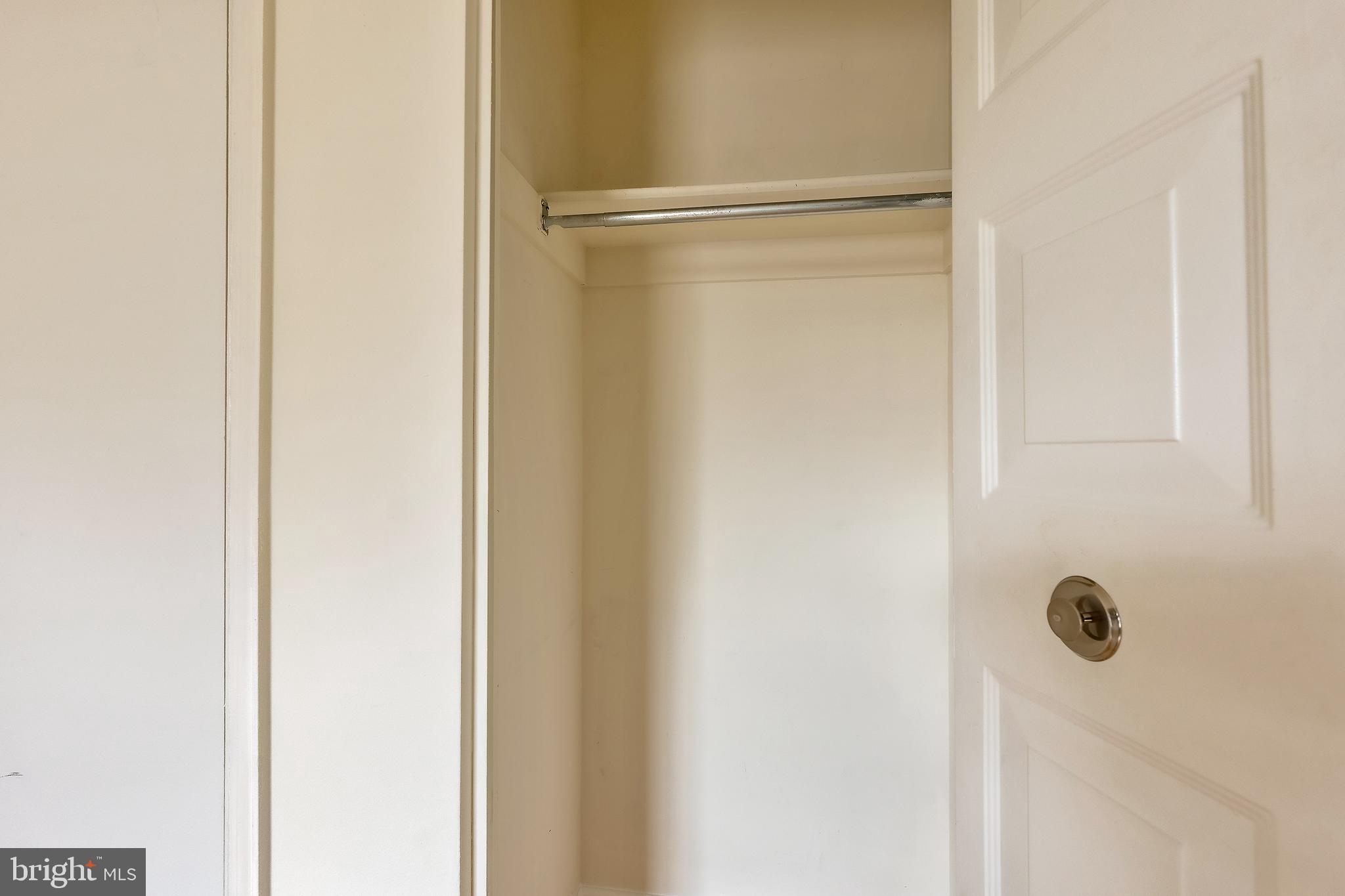 COLLEGE SQUARE - Residential Lease