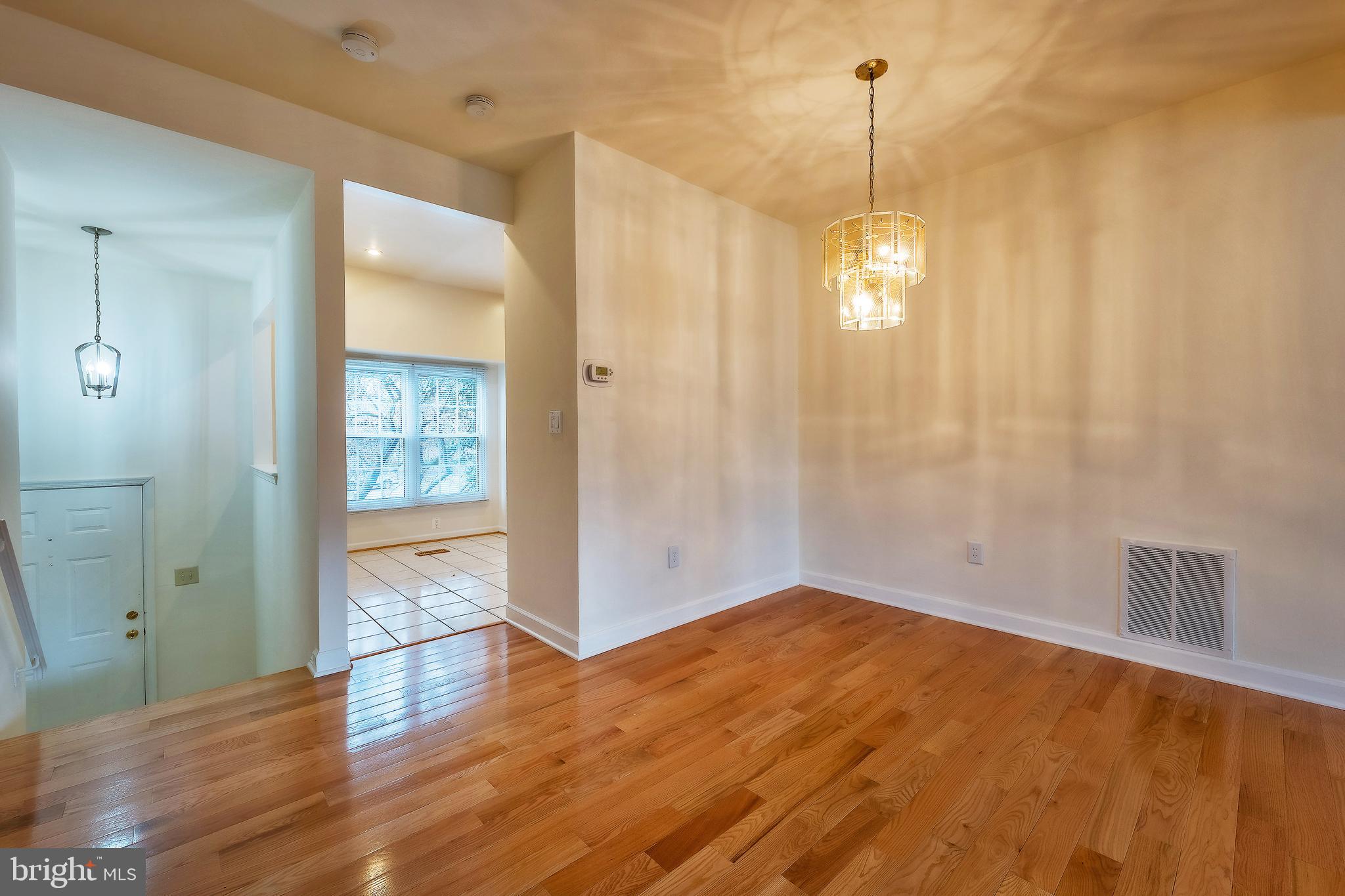 COLLEGE SQUARE - Residential Lease