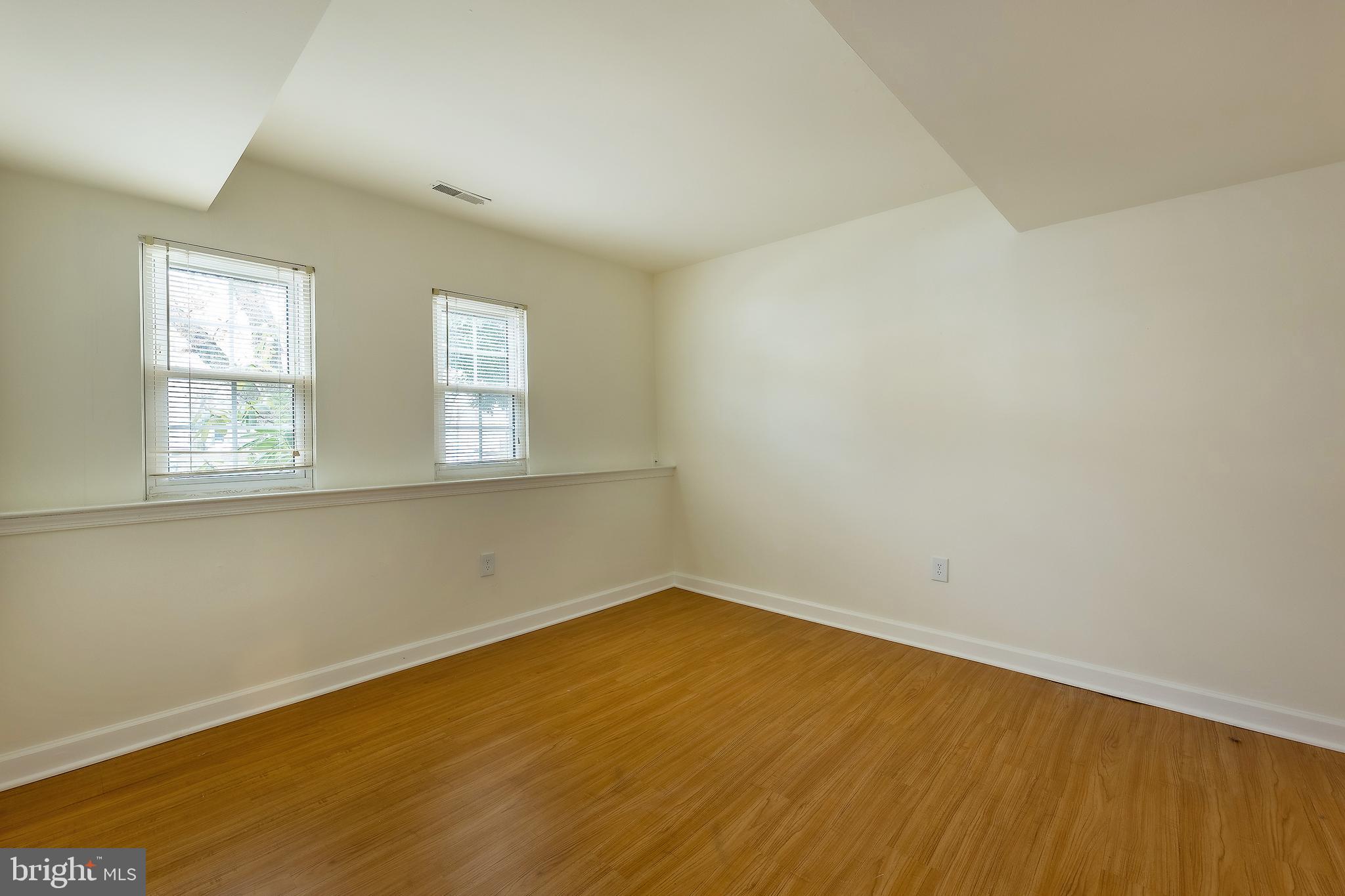 COLLEGE SQUARE - Residential Lease