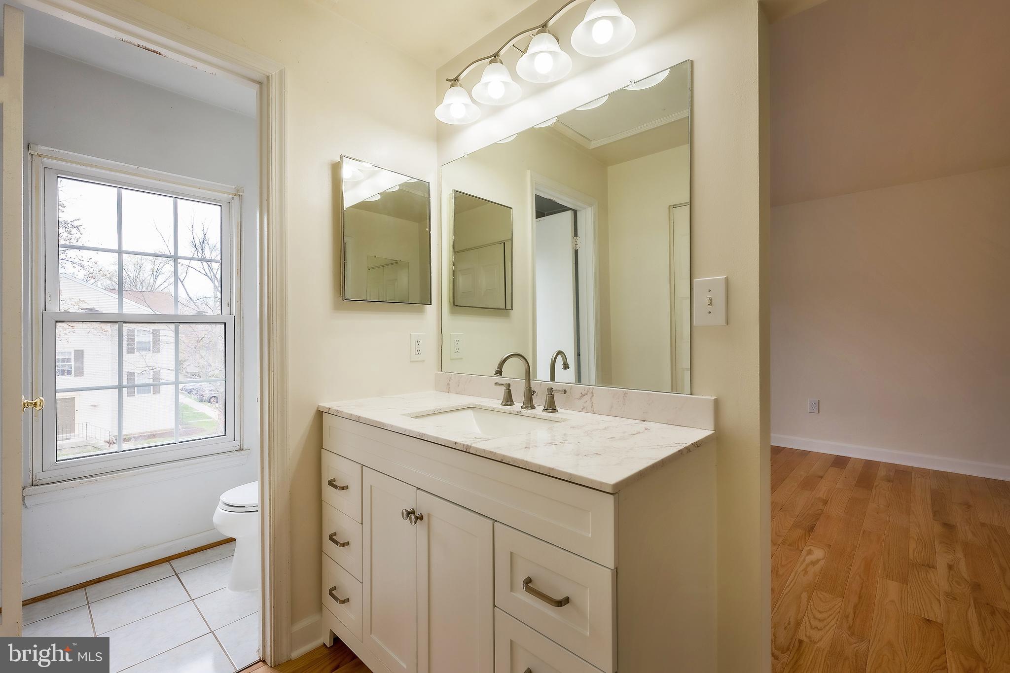 COLLEGE SQUARE - Residential Lease