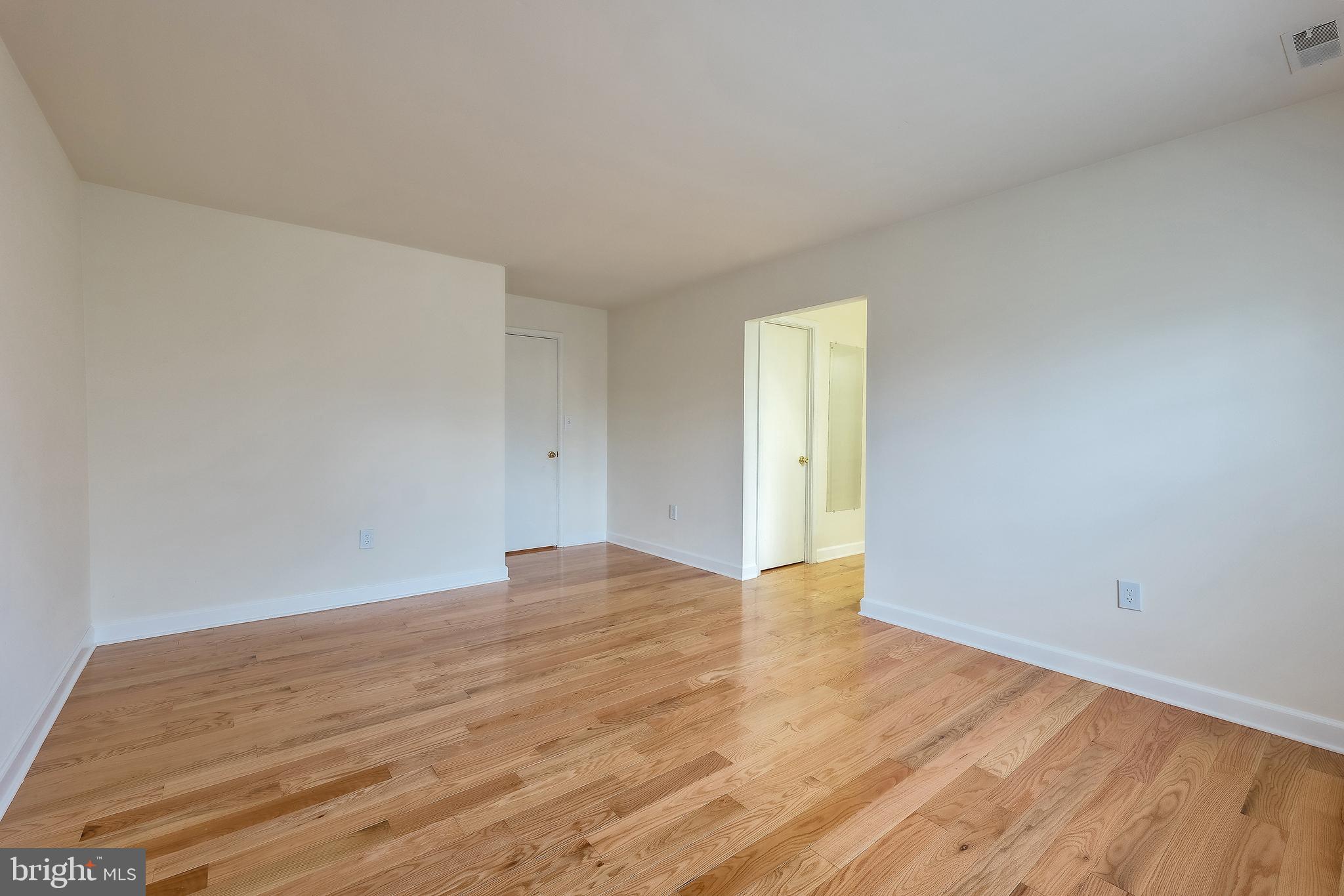 COLLEGE SQUARE - Residential Lease