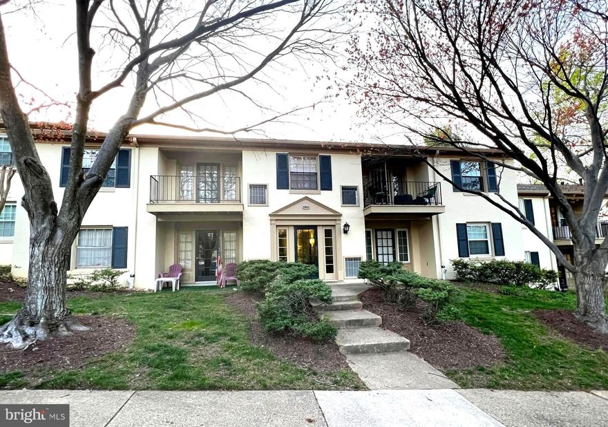 Beautifully renovated top floor condo. Spacious bedroom  and updated bathroom, quartz  kitchen
countertops, stainless steel appliances.  Private balcony.  In unit washer and dryer.  Ready to move in.  Condo fee include water, sewer, gas, and trash.  Walking distance to elementary, top middle and high schools, shopping centers, restaurants, walking trail, public transportation.  Plenty of unassigned parking spaces for guests.  Assigned parking number 693.