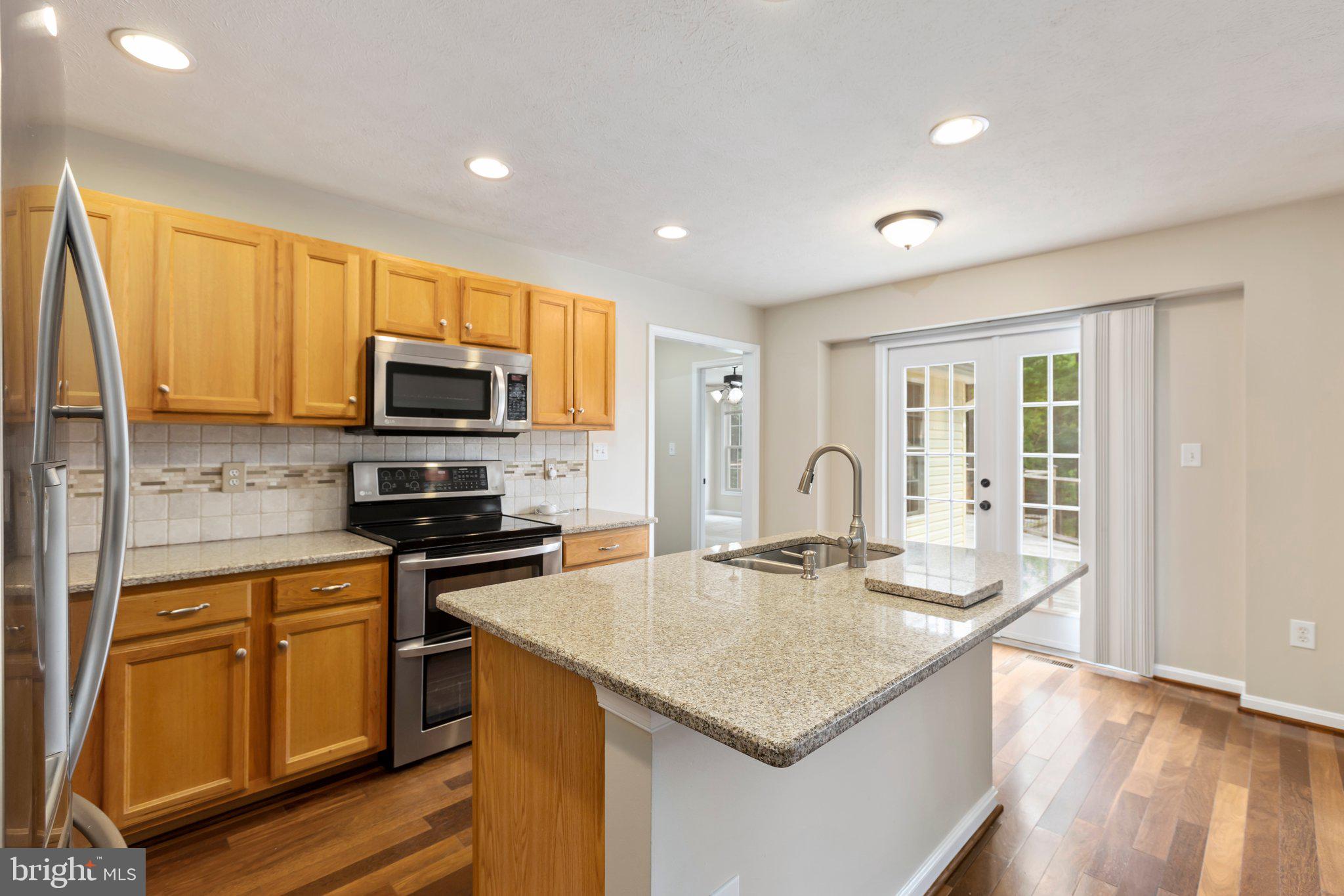 SIX LAKES WEST - Residential