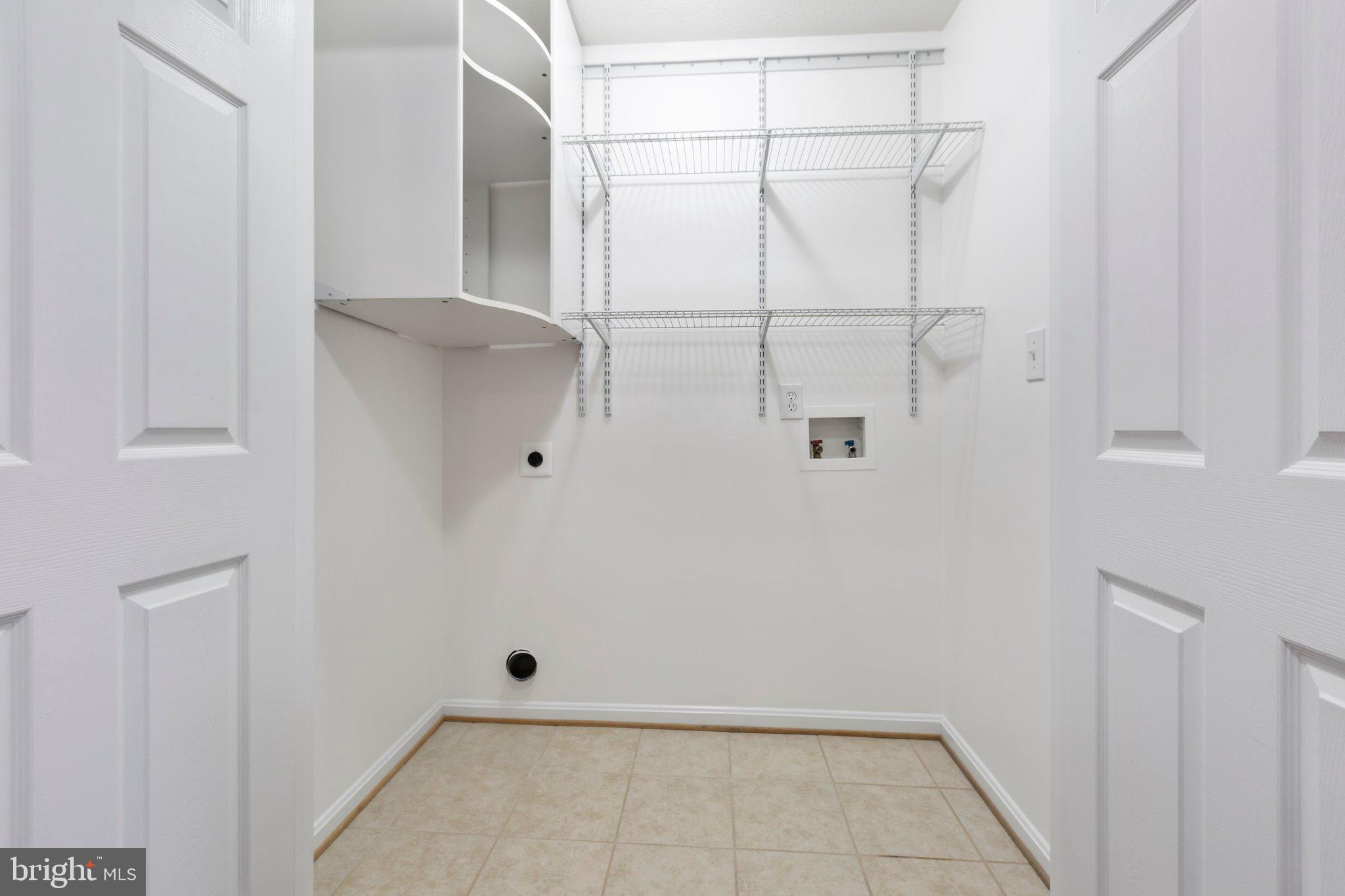 SIX LAKES WEST - Residential