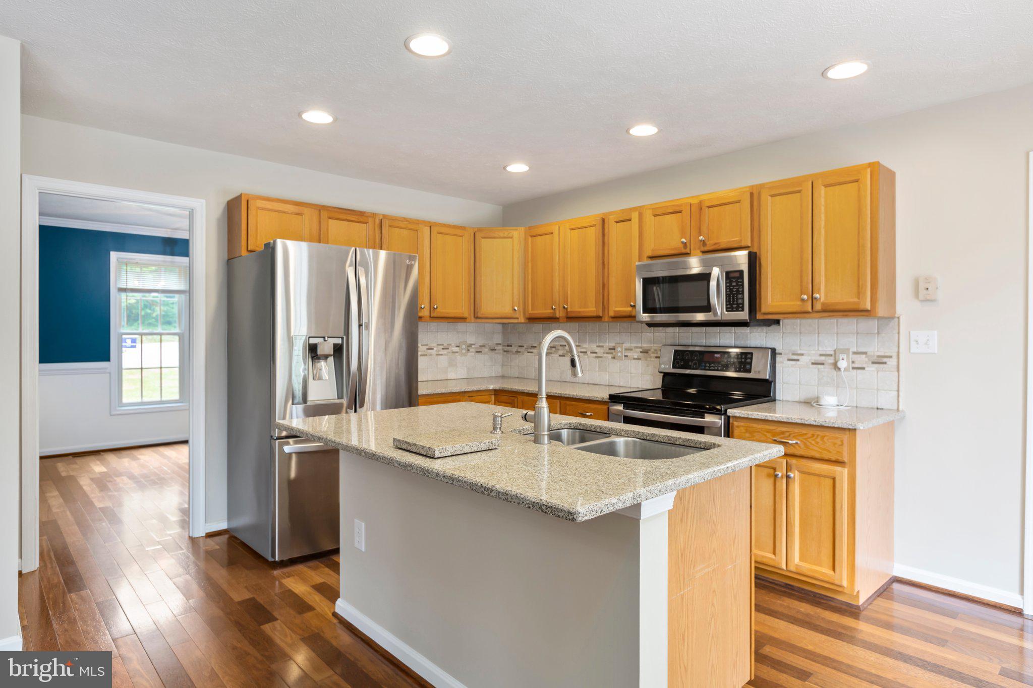 SIX LAKES WEST - Residential