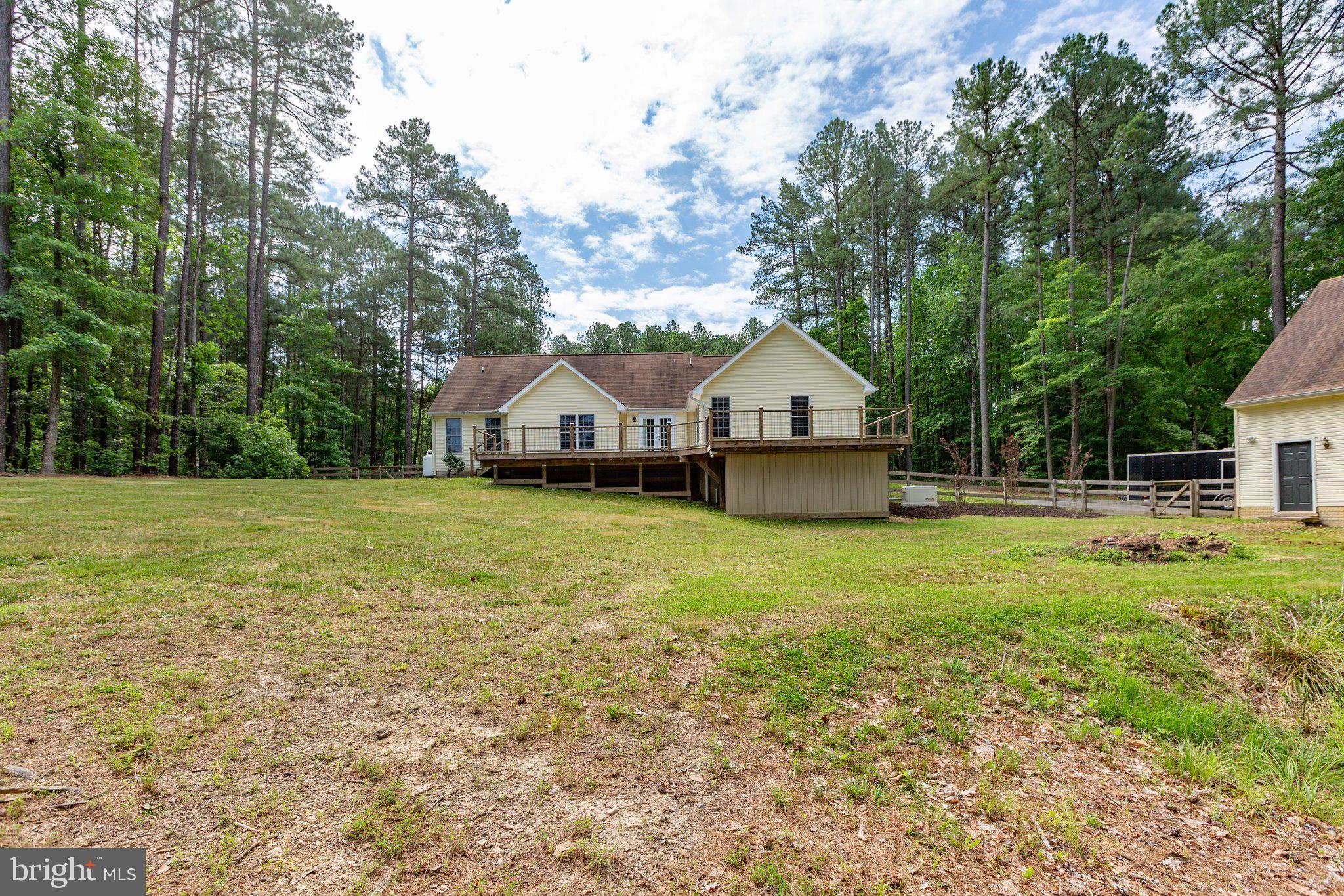 SIX LAKES WEST - Residential