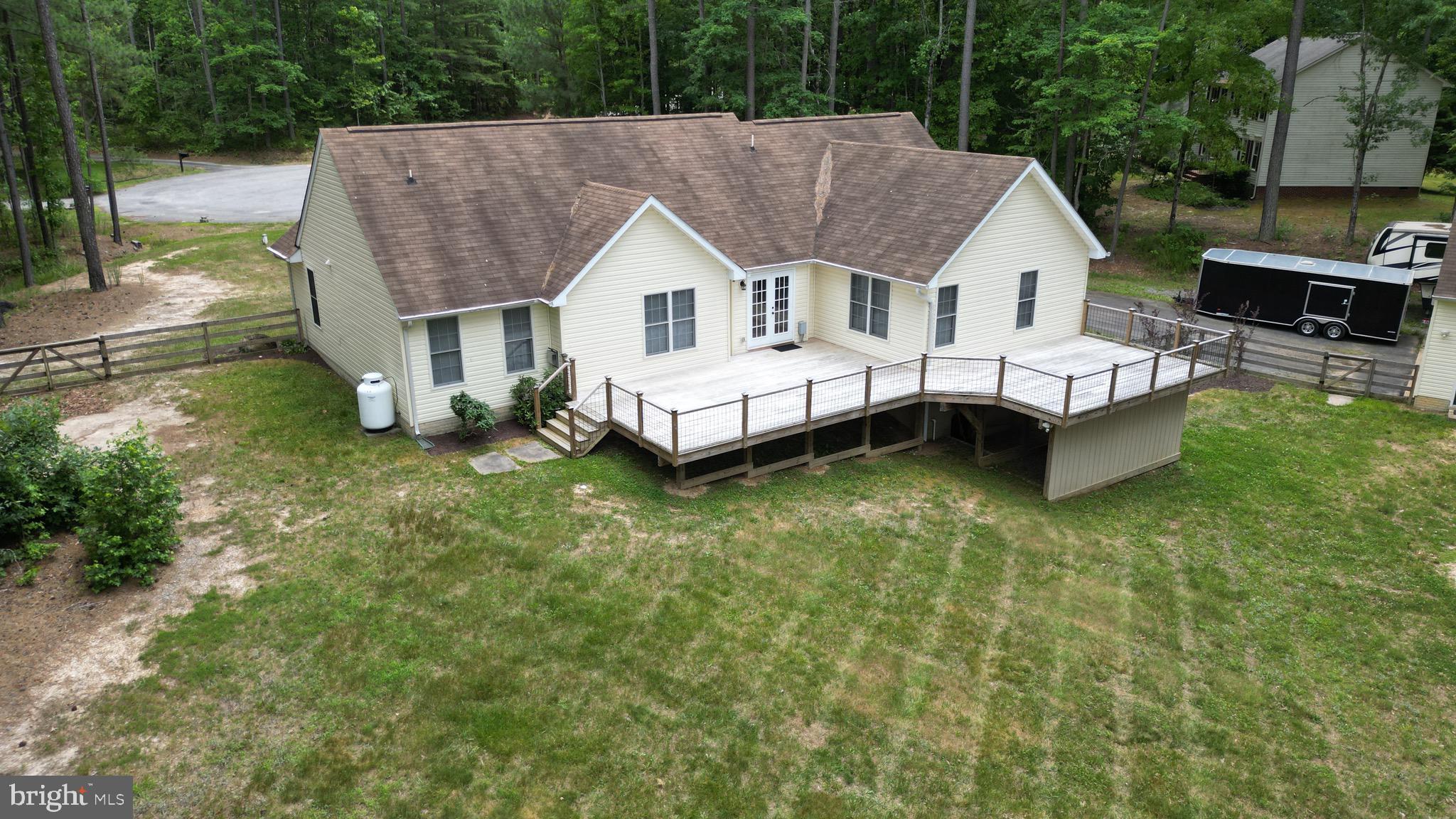 SIX LAKES WEST - Residential