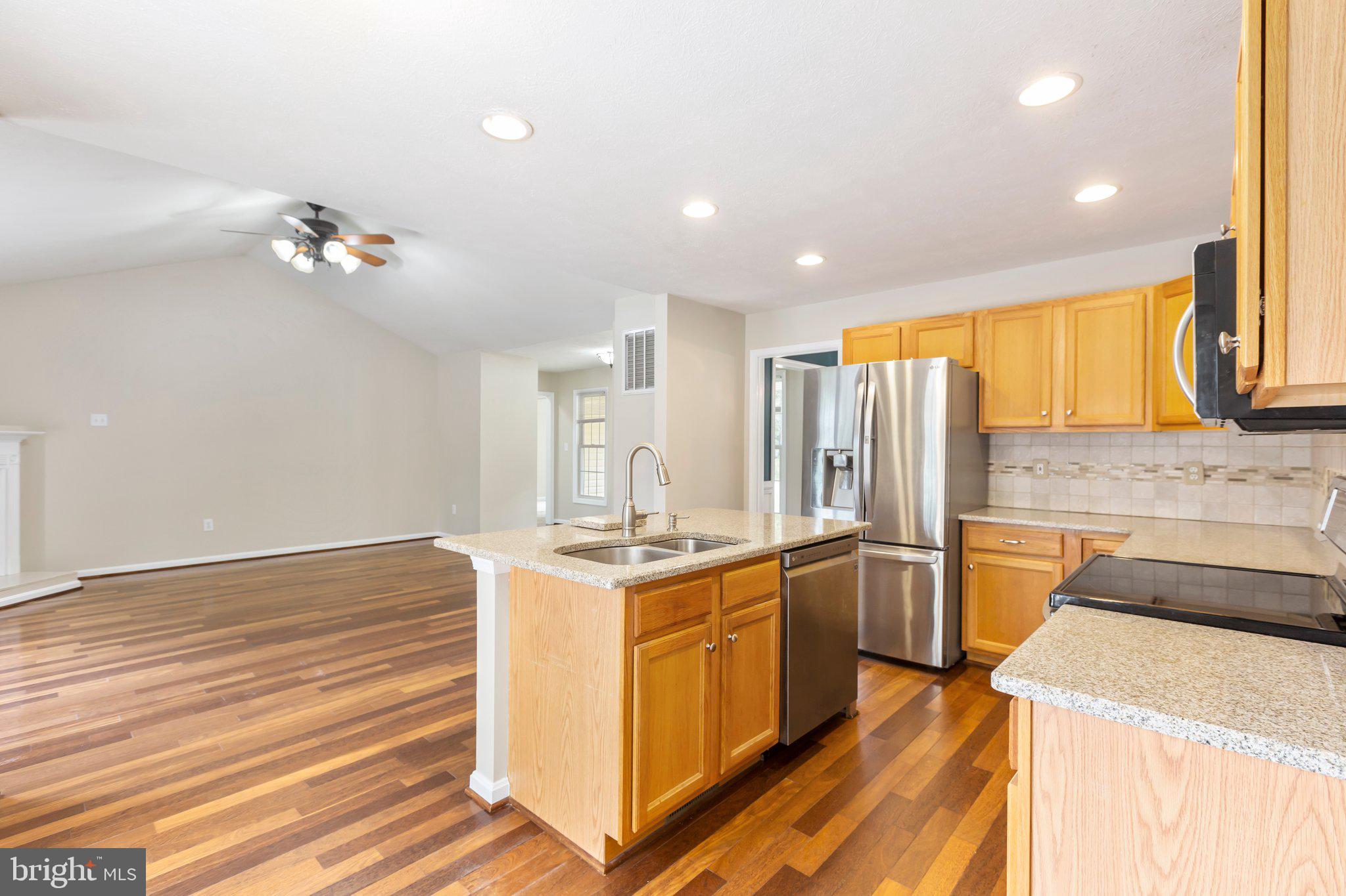 SIX LAKES WEST - Residential