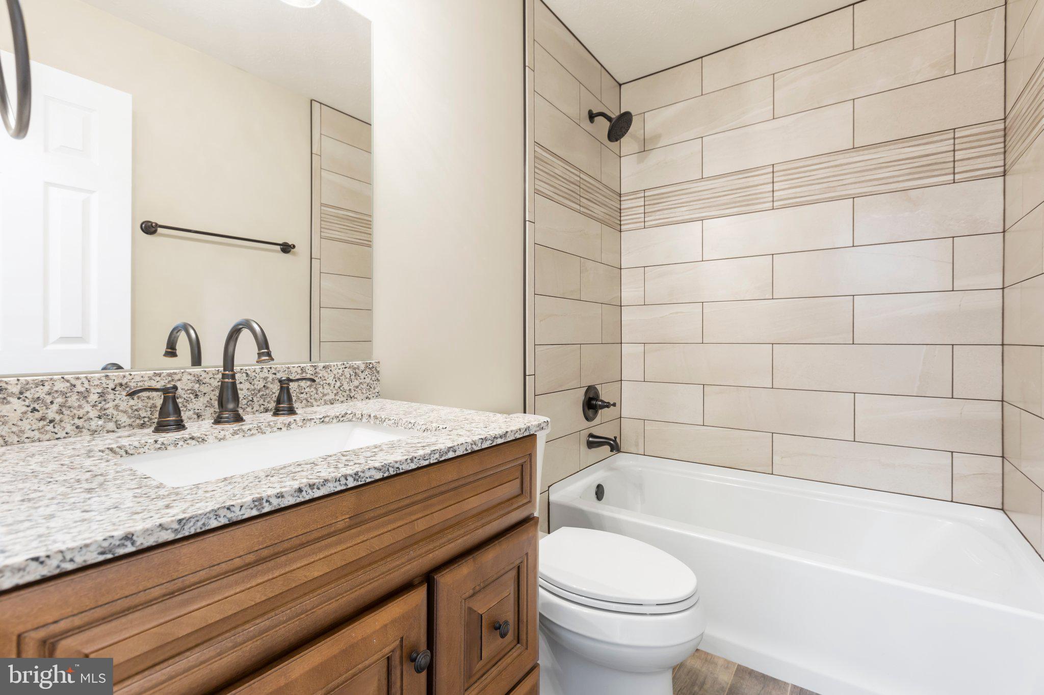 SIX LAKES WEST - Residential