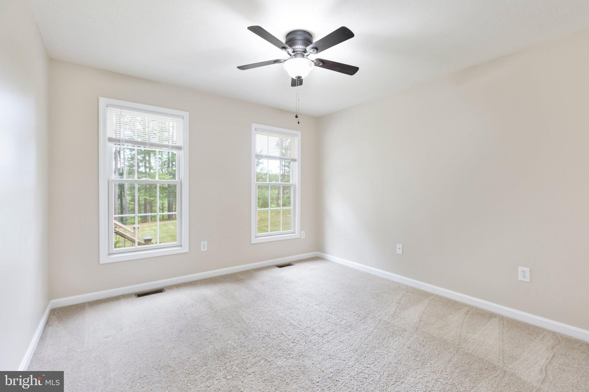 SIX LAKES WEST - Residential