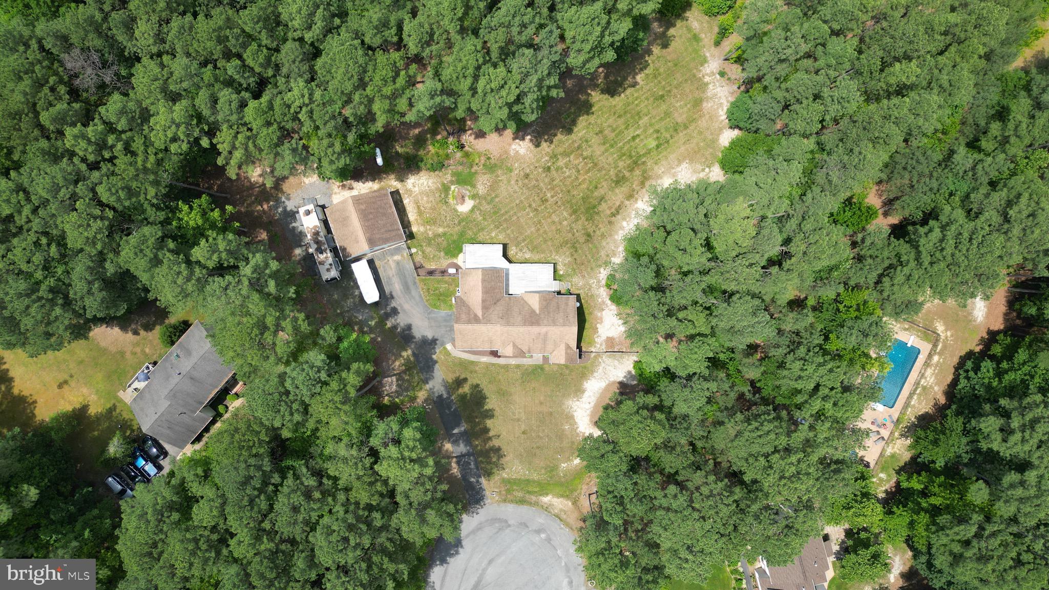 SIX LAKES WEST - Residential