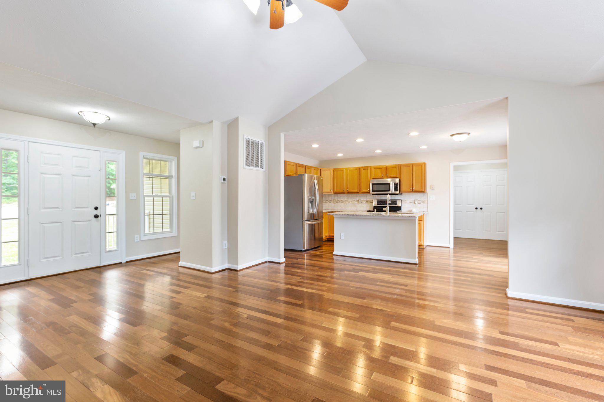 SIX LAKES WEST - Residential