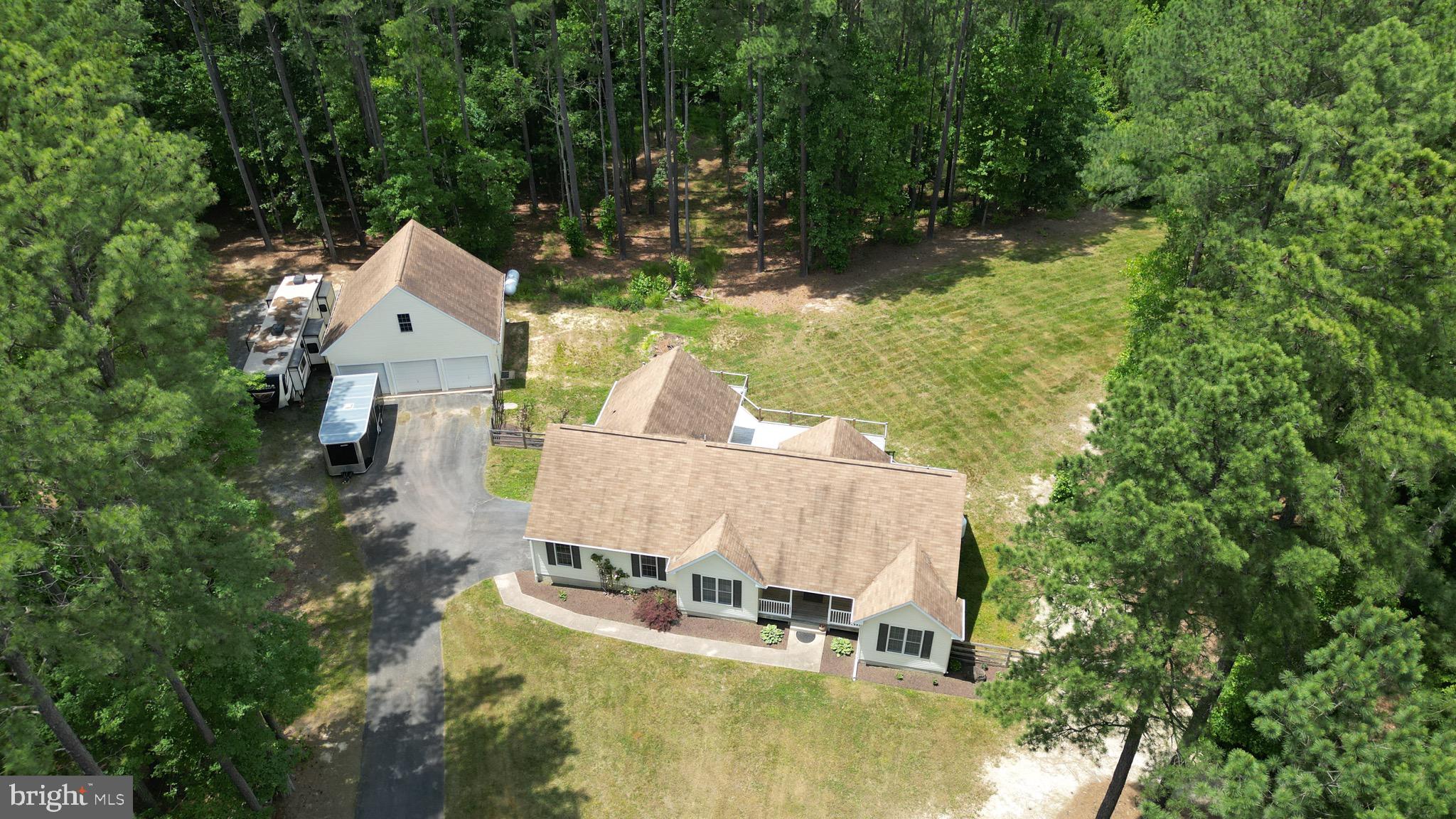 SIX LAKES WEST - Residential