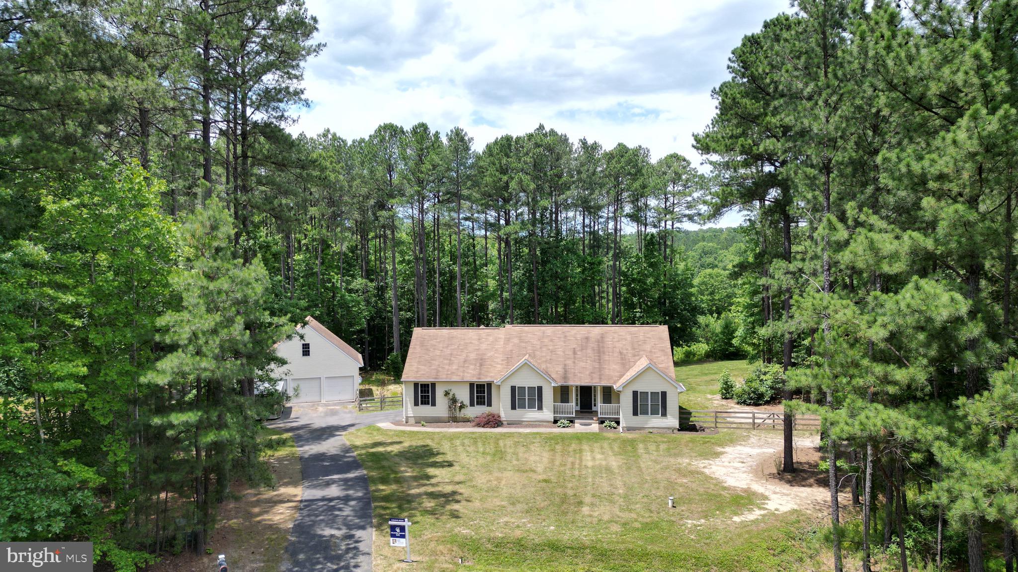 SIX LAKES WEST - Residential