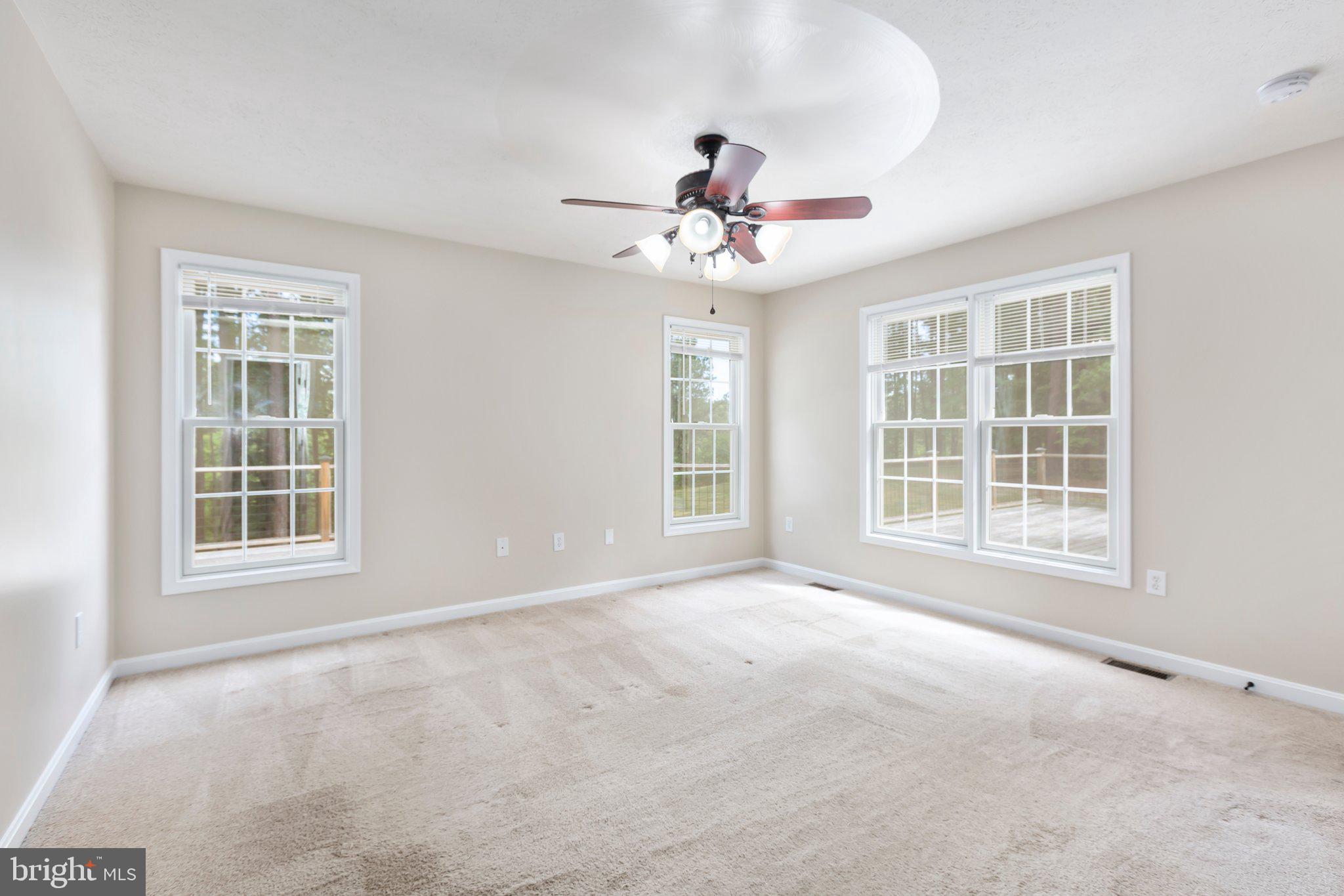 SIX LAKES WEST - Residential