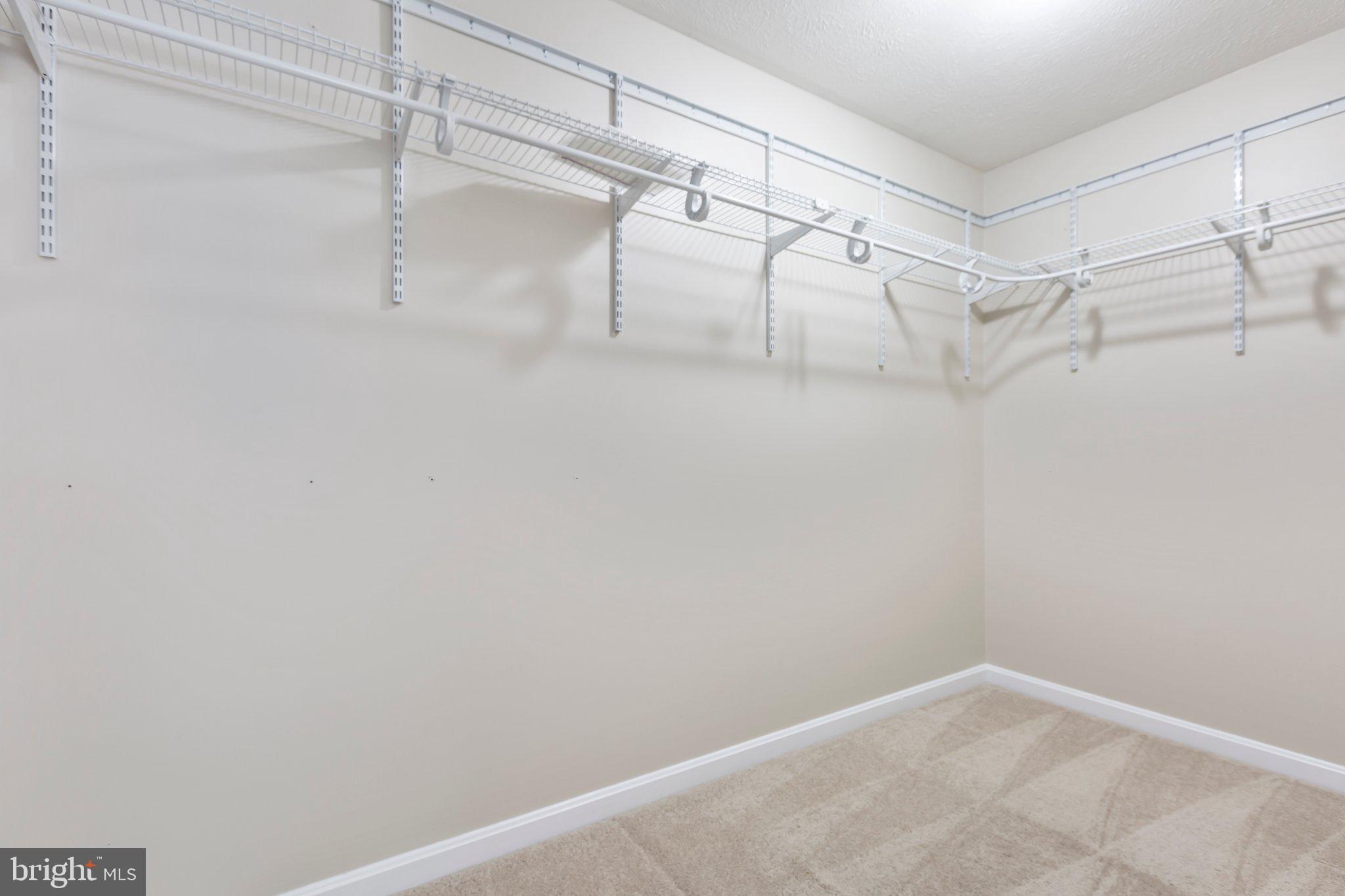 SIX LAKES WEST - Residential