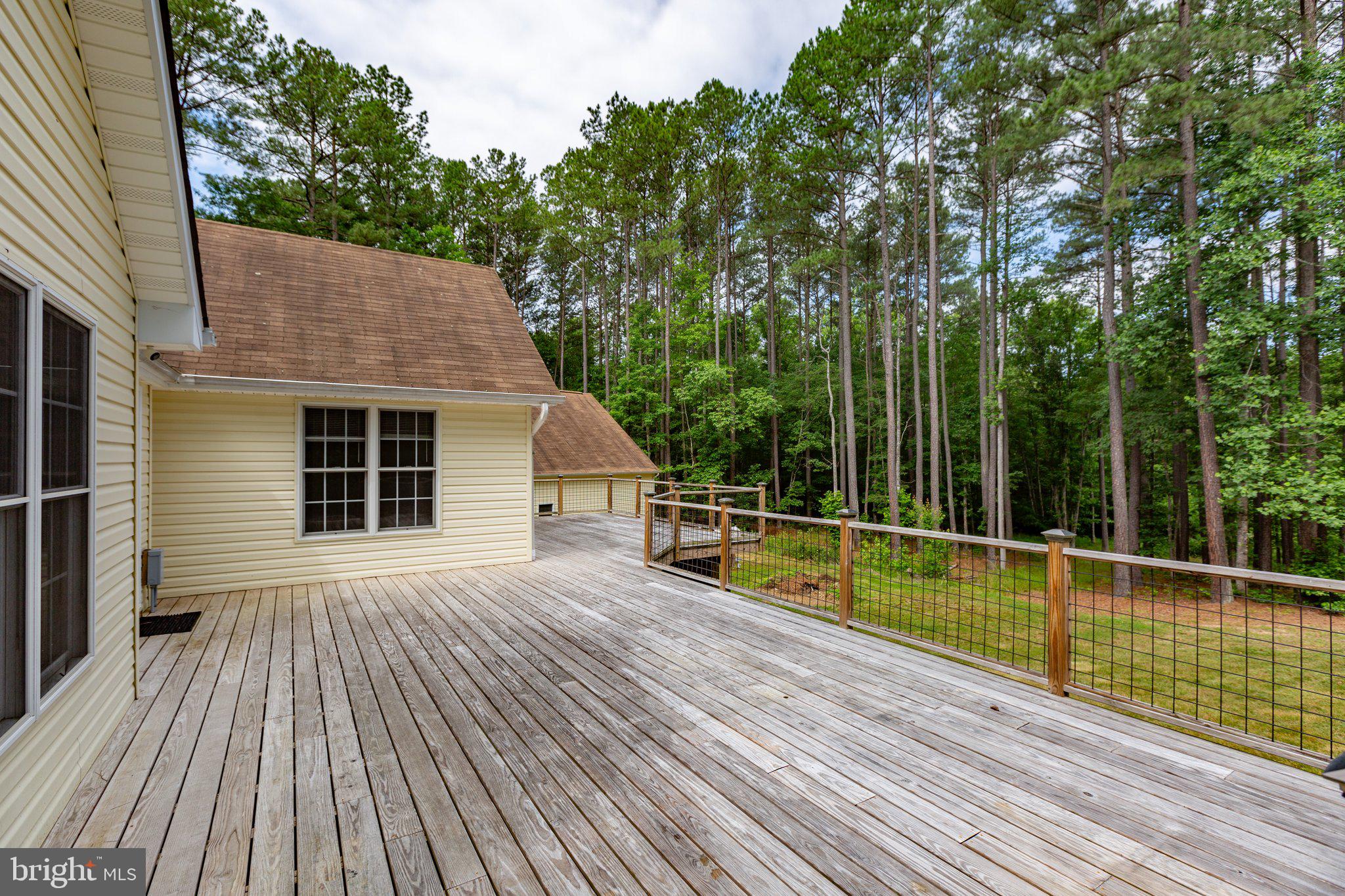 SIX LAKES WEST - Residential