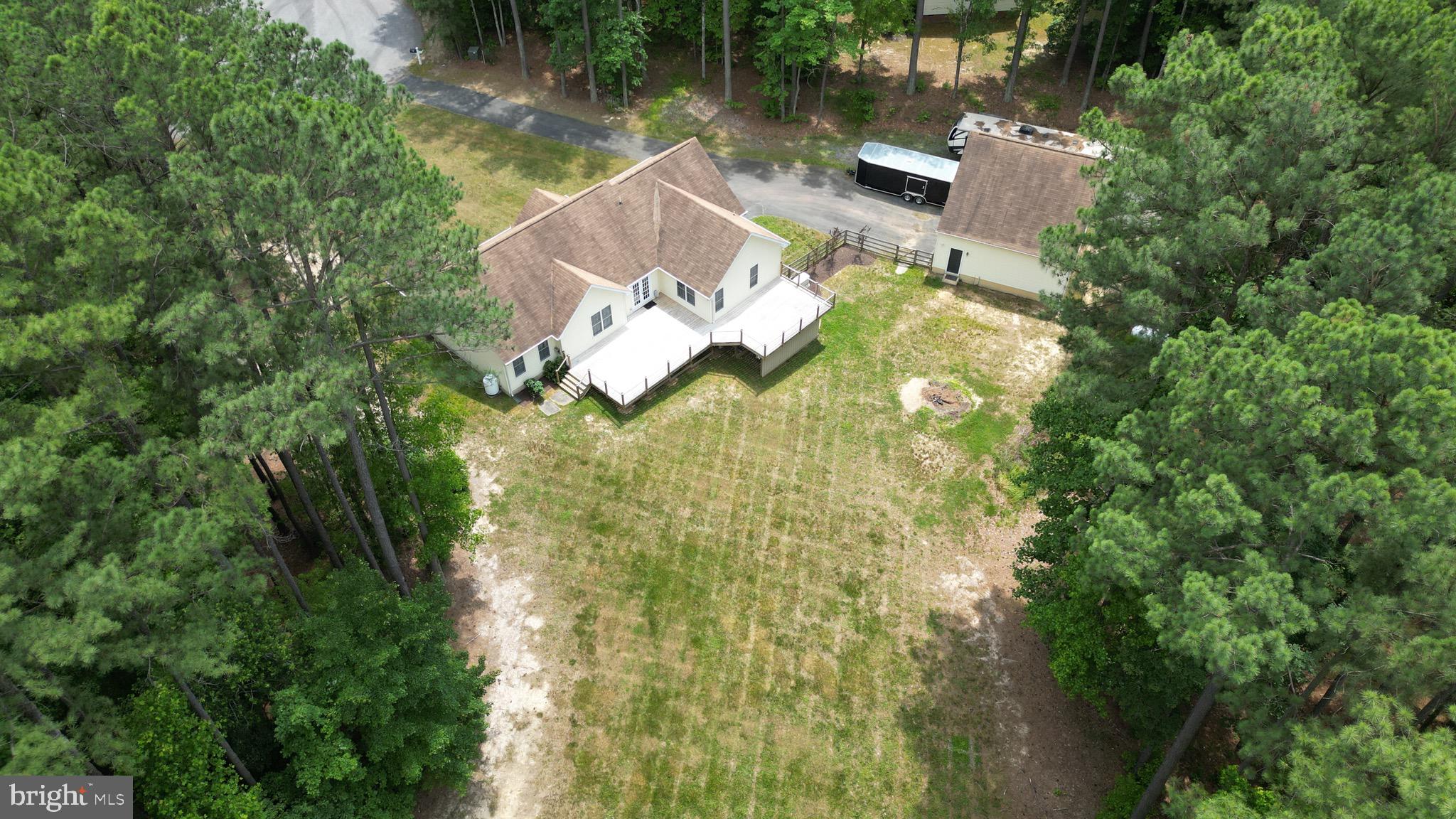 SIX LAKES WEST - Residential