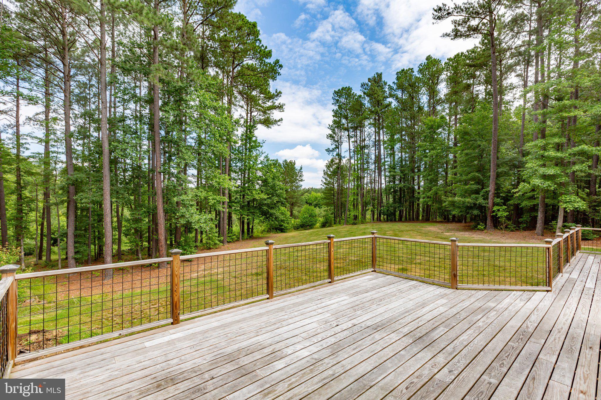 SIX LAKES WEST - Residential