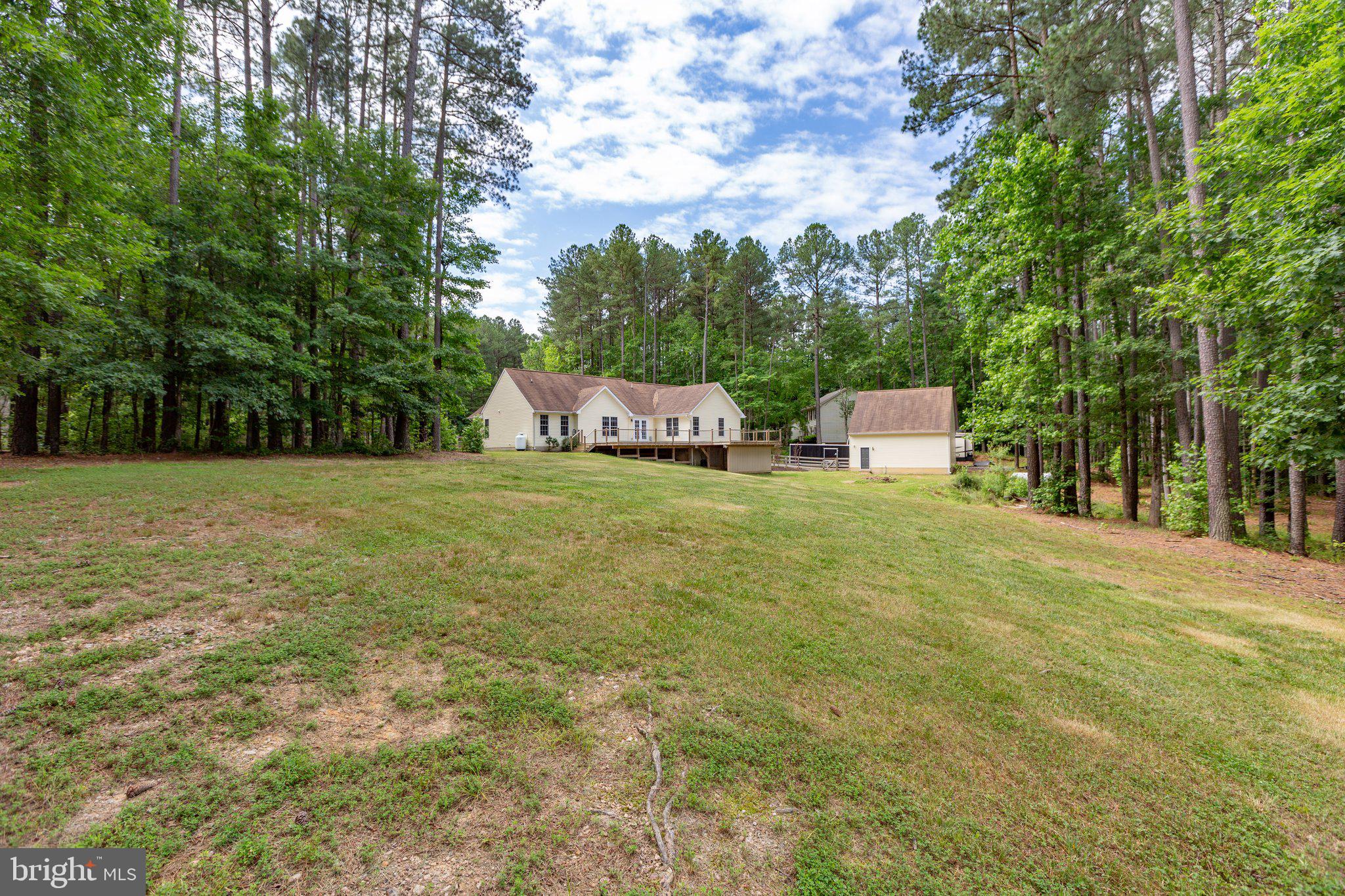 SIX LAKES WEST - Residential