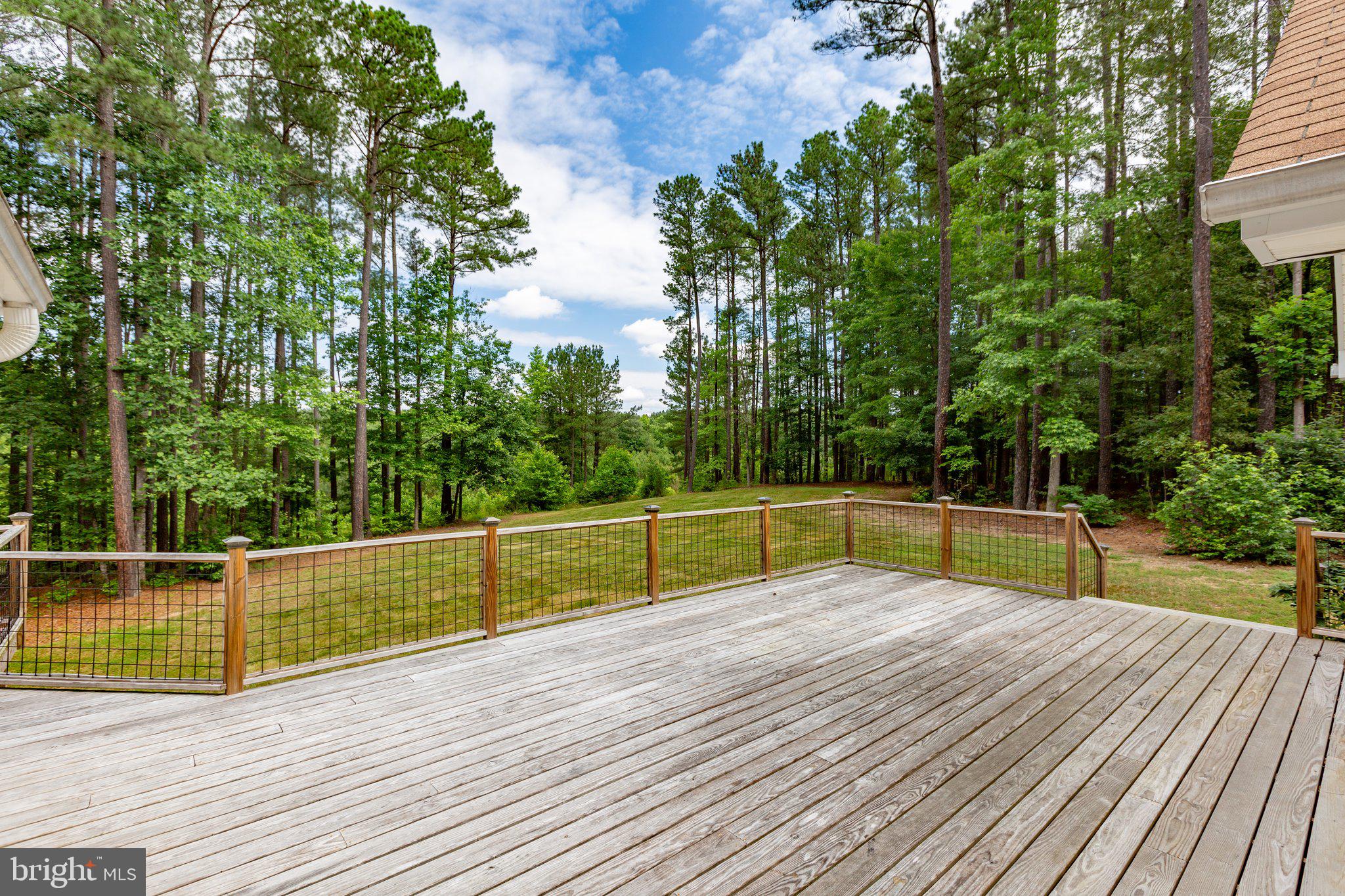 SIX LAKES WEST - Residential