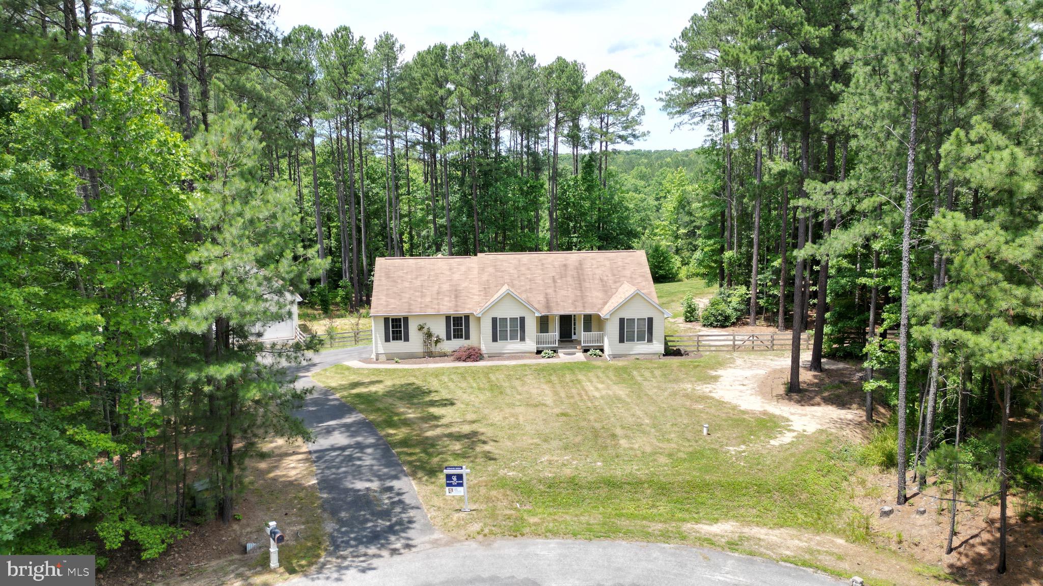 SIX LAKES WEST - Residential