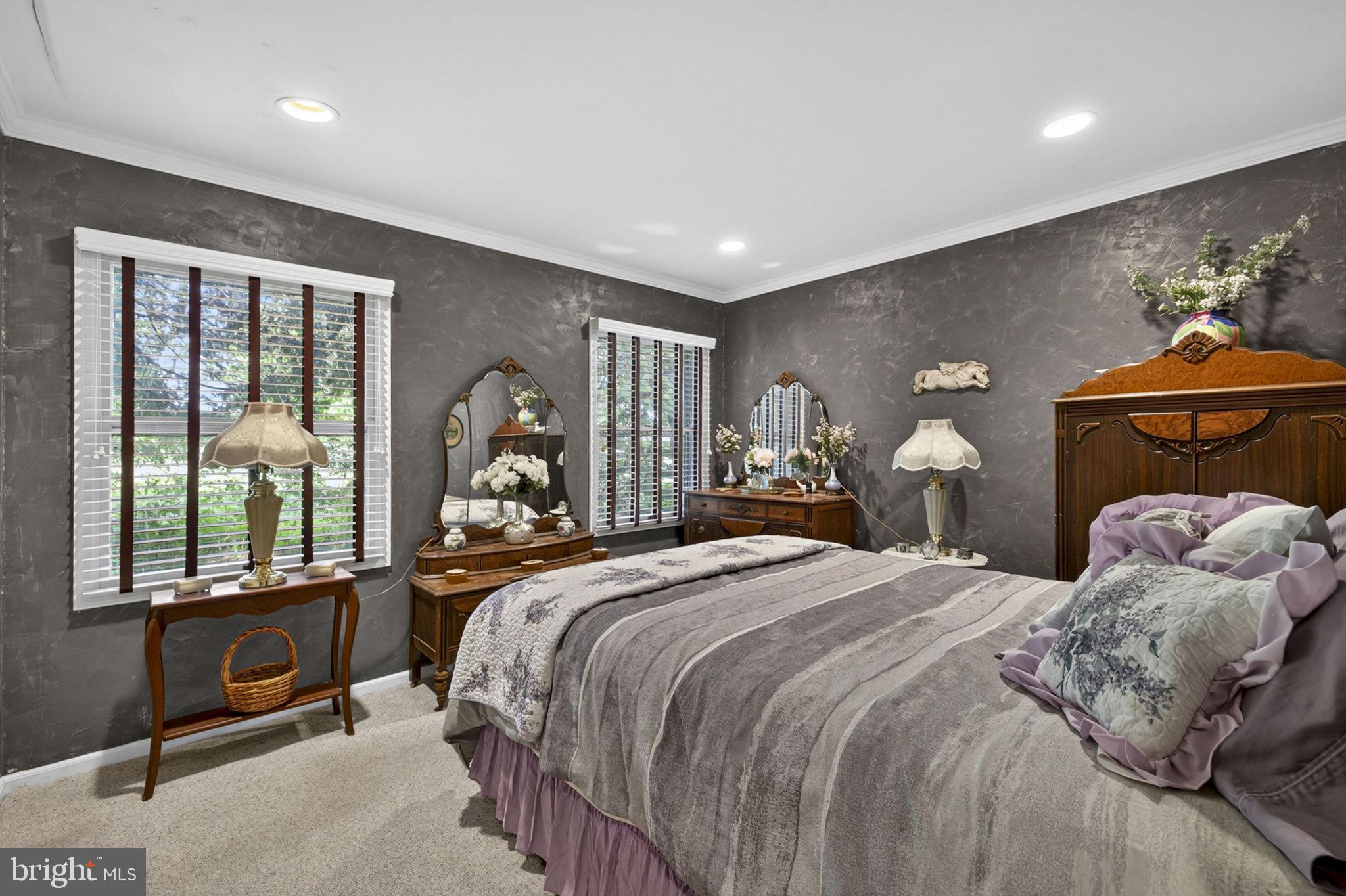 ENGLISH CHASE - Residential