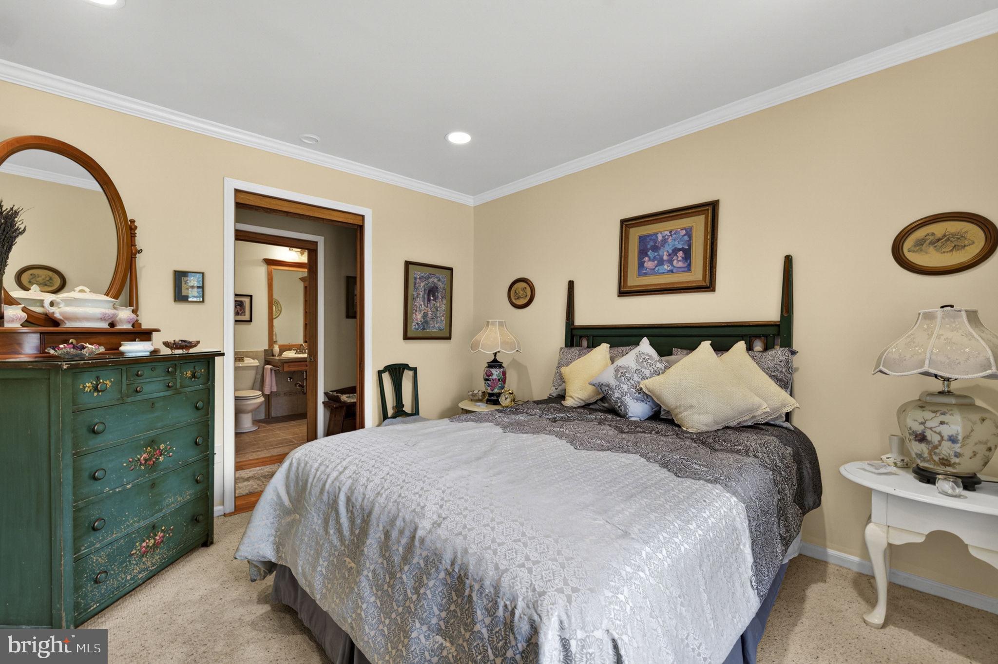 ENGLISH CHASE - Residential