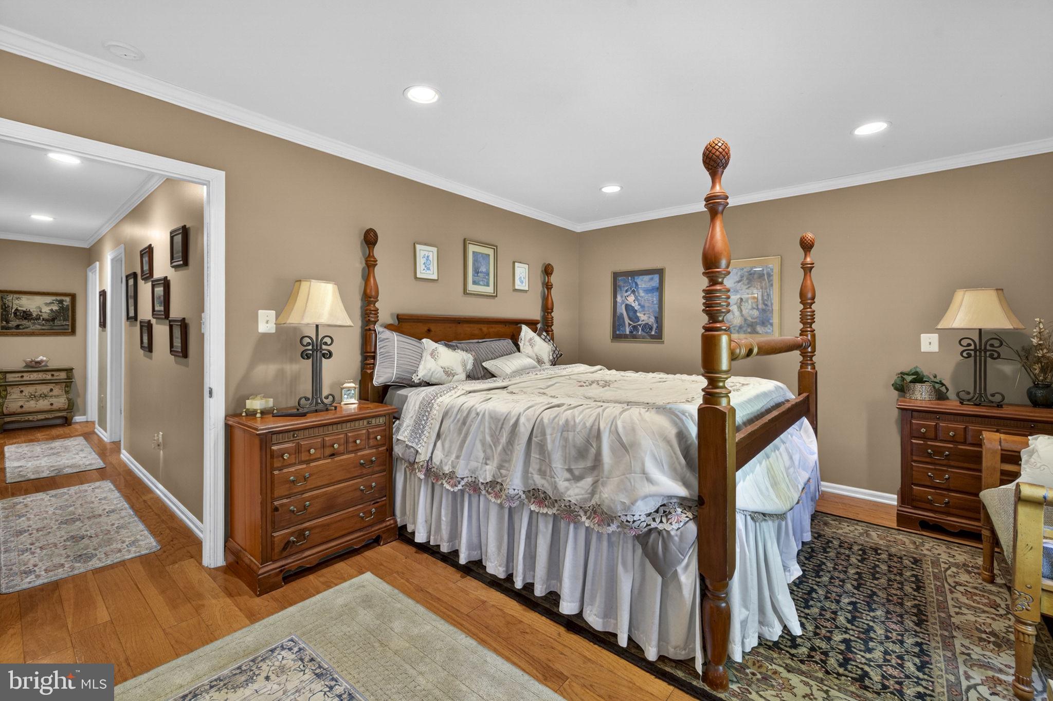 ENGLISH CHASE - Residential