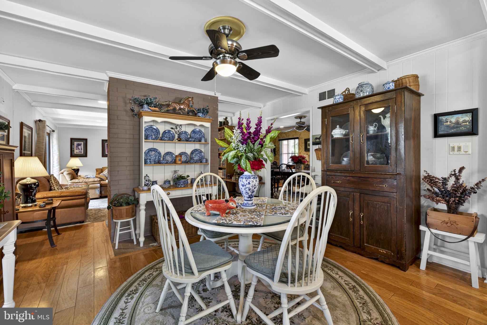 ENGLISH CHASE - Residential