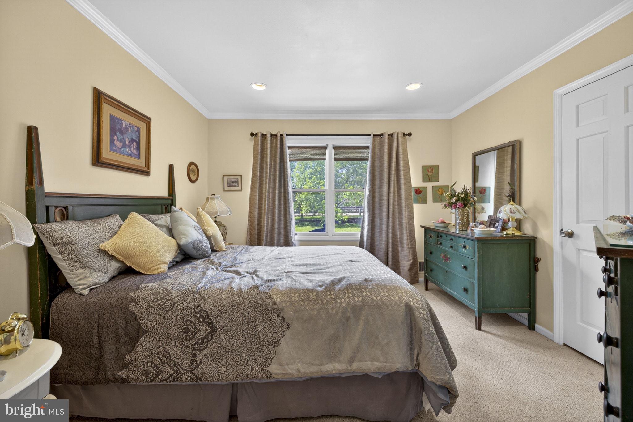 ENGLISH CHASE - Residential