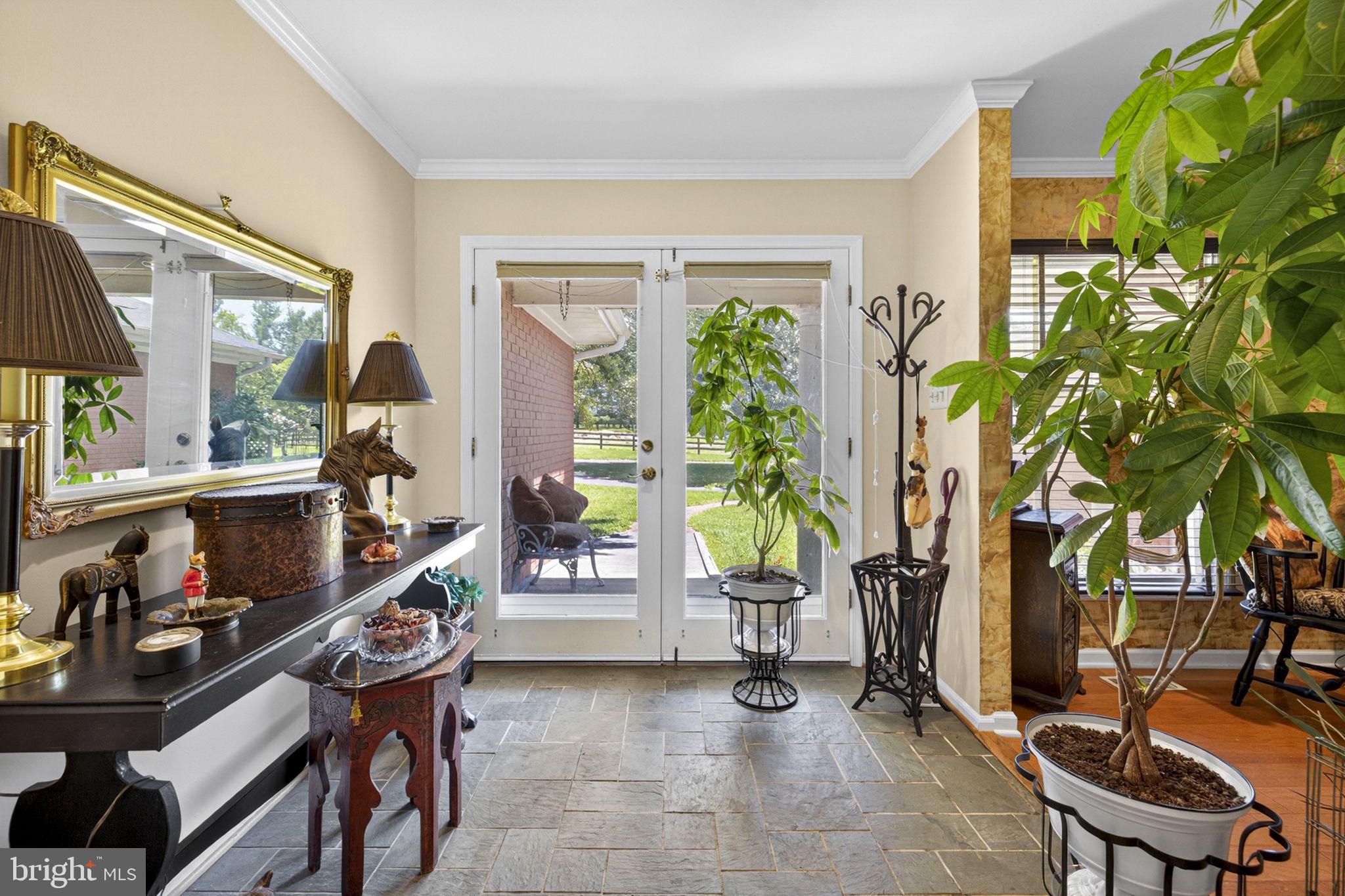 ENGLISH CHASE - Residential