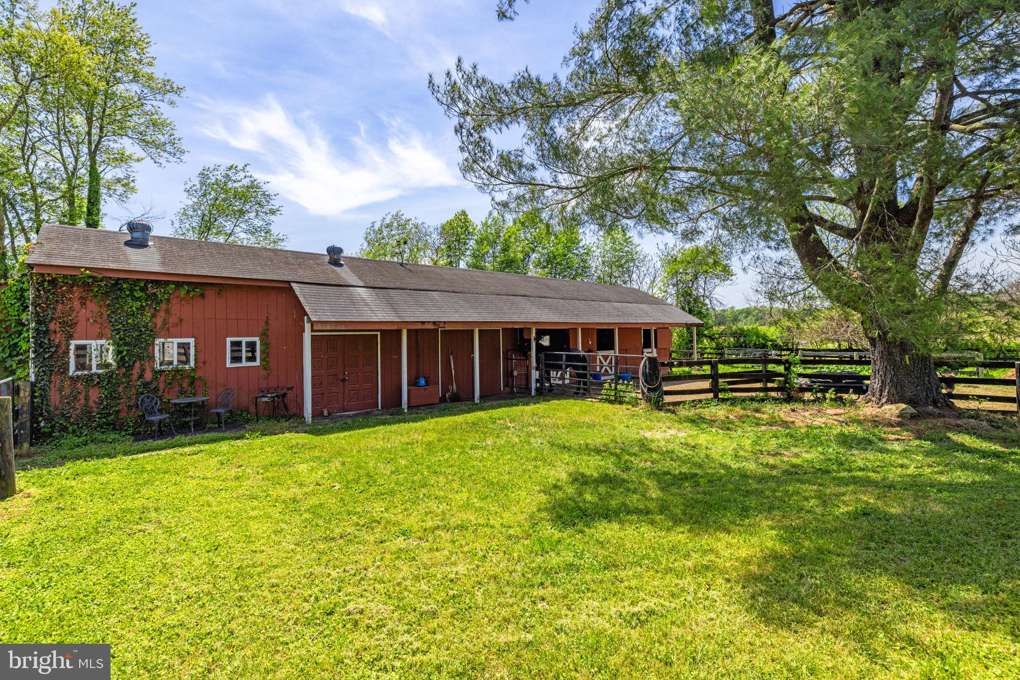 ENGLISH CHASE - Residential