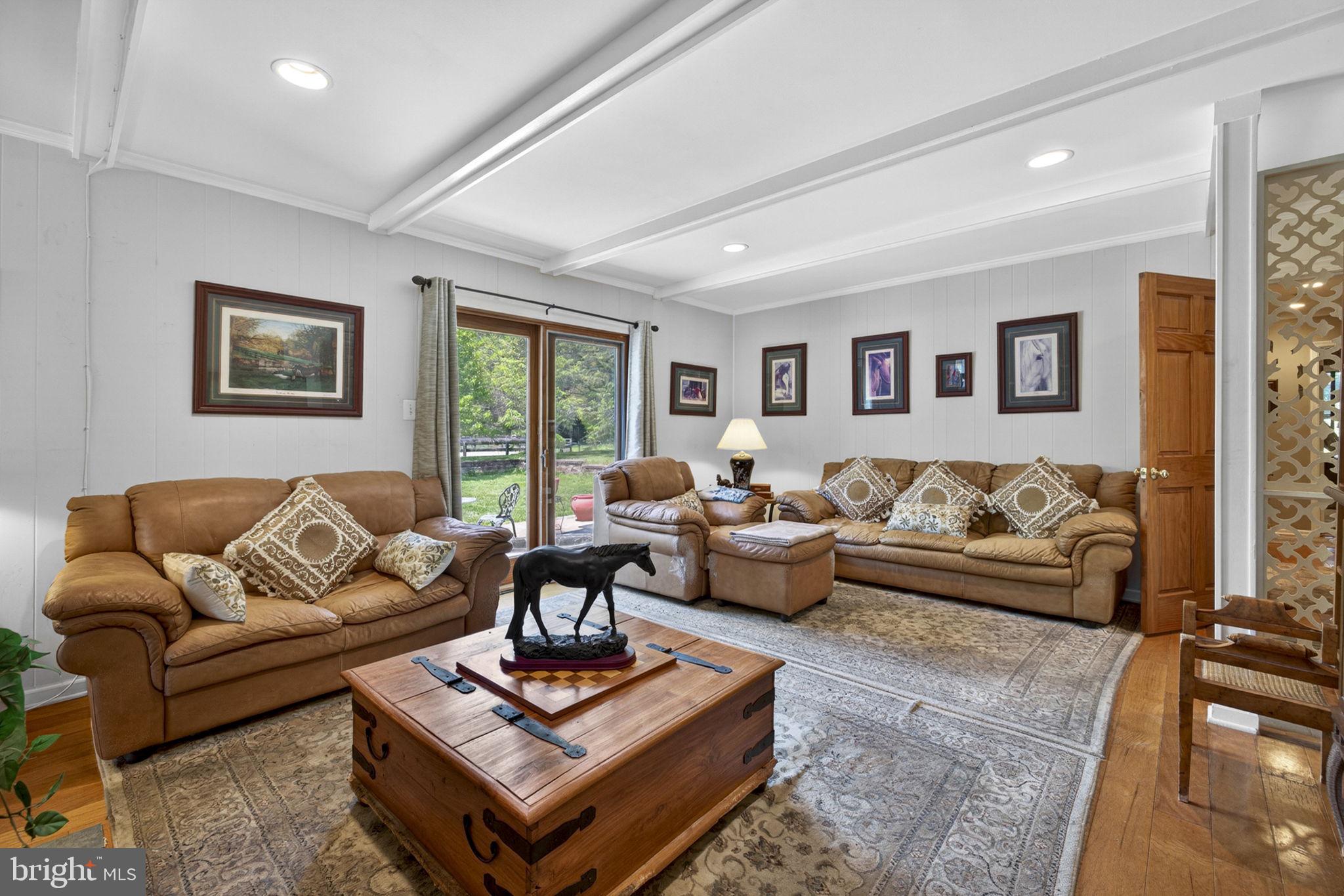 ENGLISH CHASE - Residential