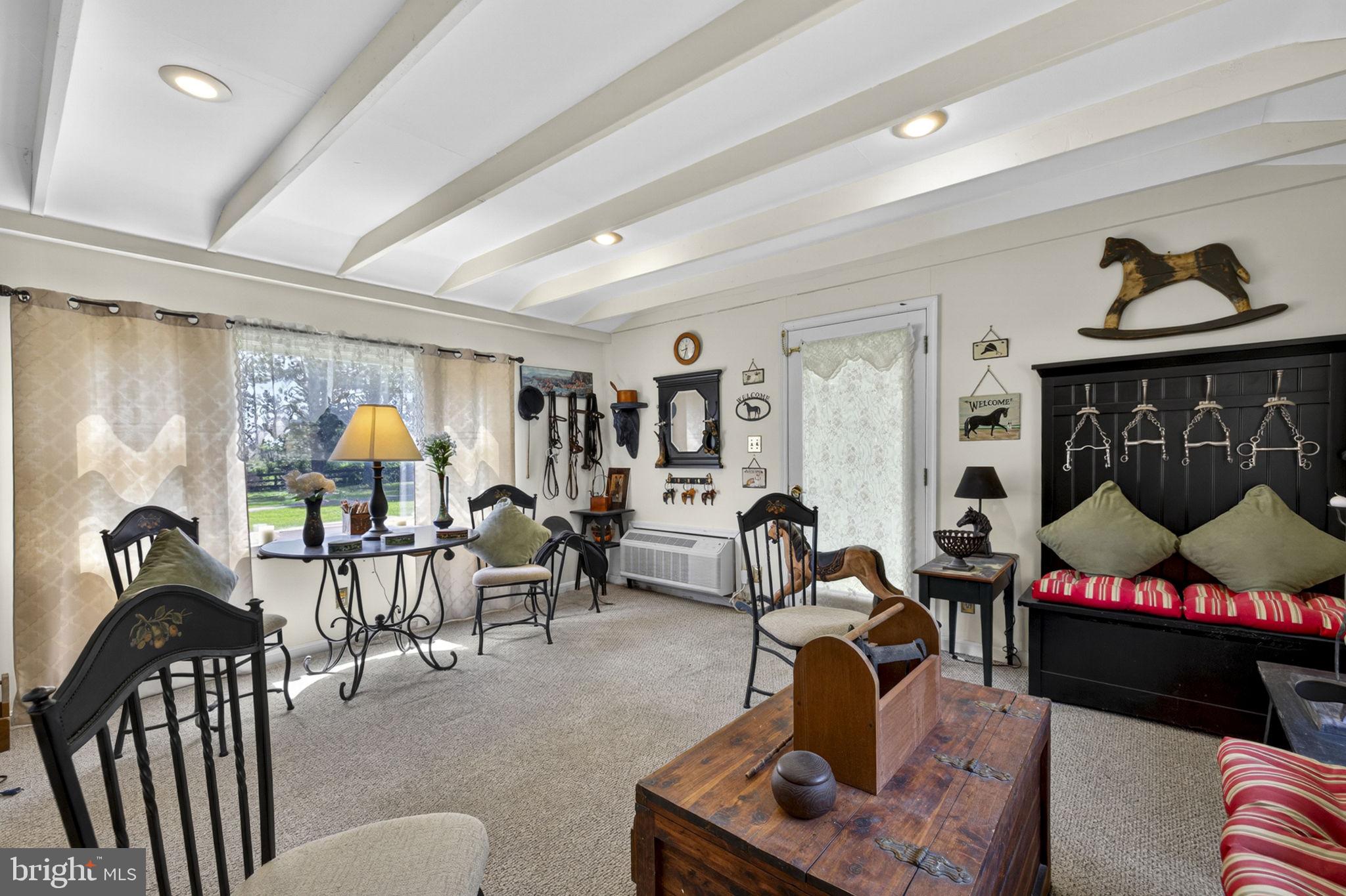 ENGLISH CHASE - Residential