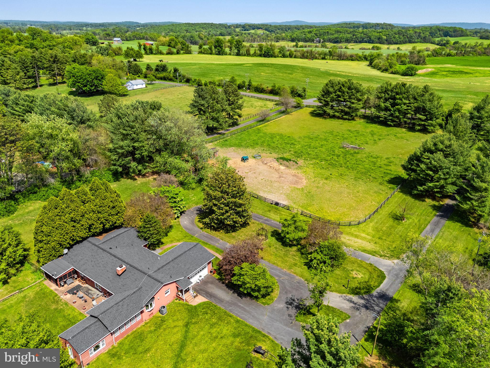 ENGLISH CHASE - Residential