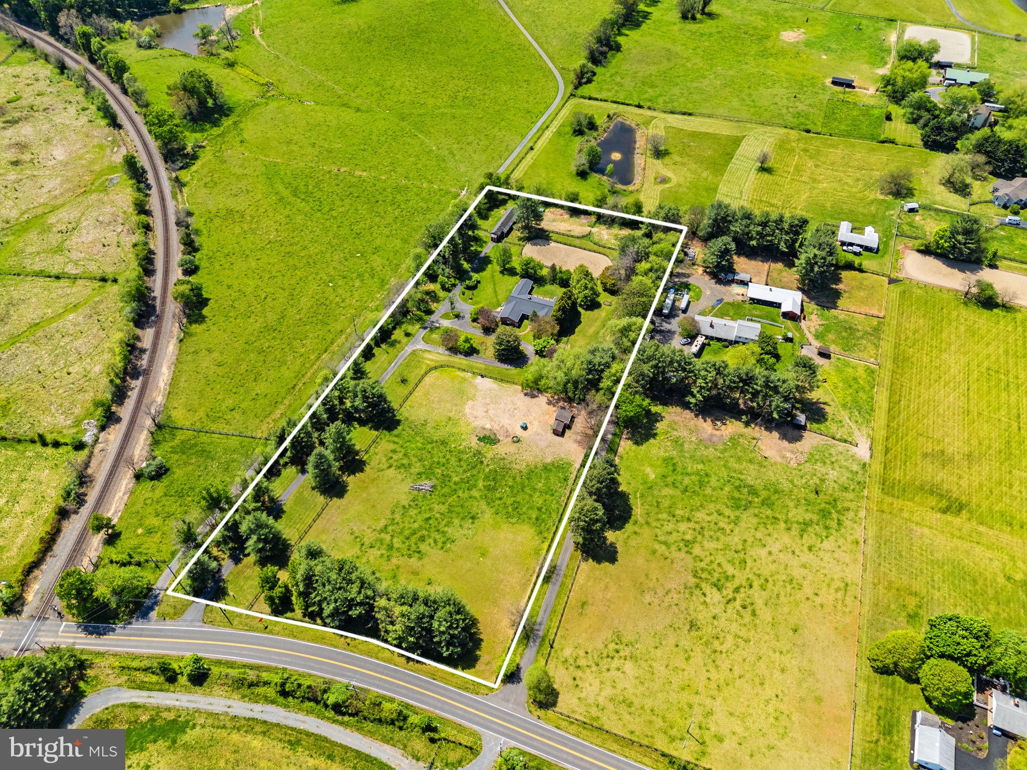 ENGLISH CHASE - Residential