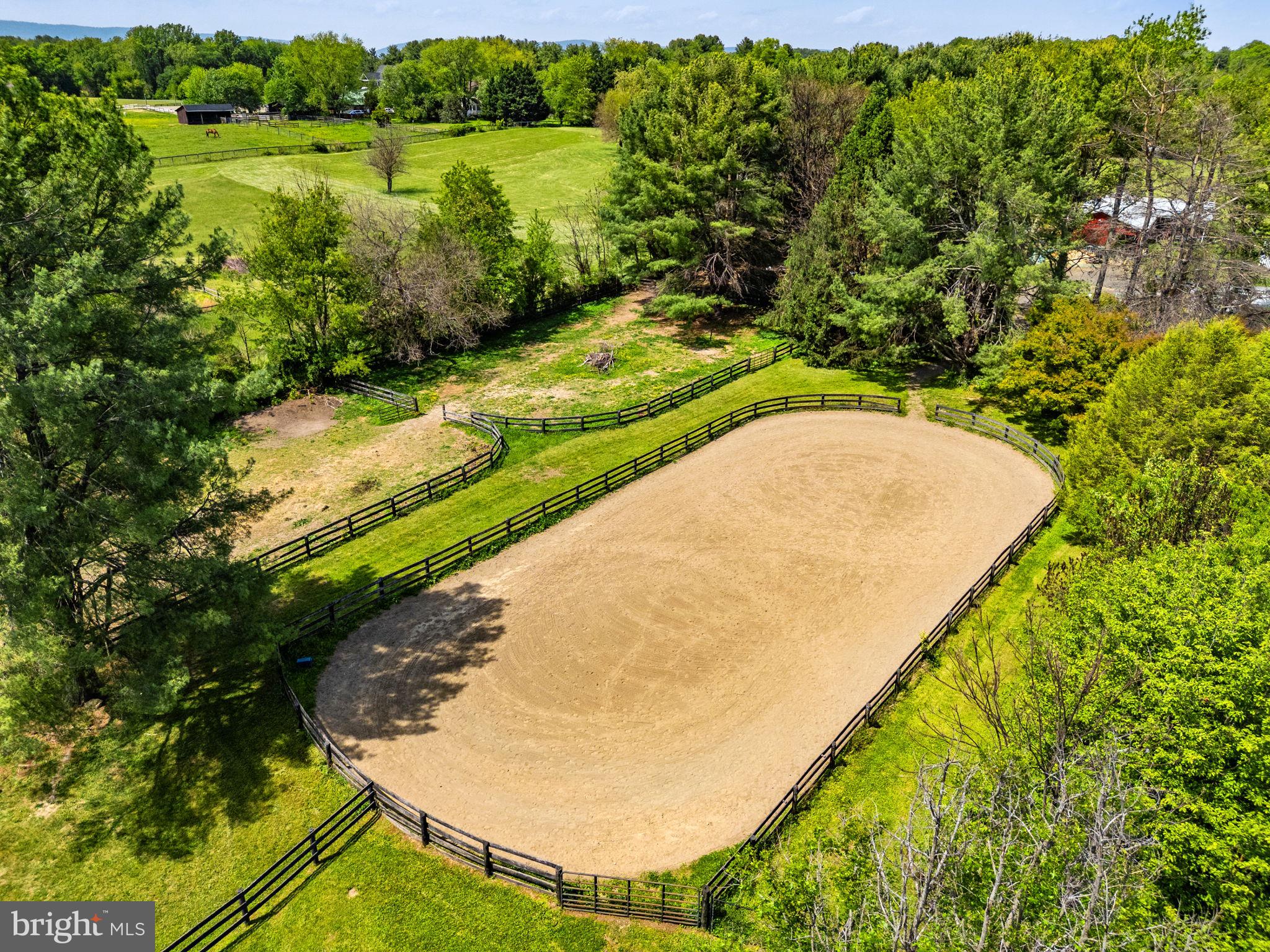 ENGLISH CHASE - Residential