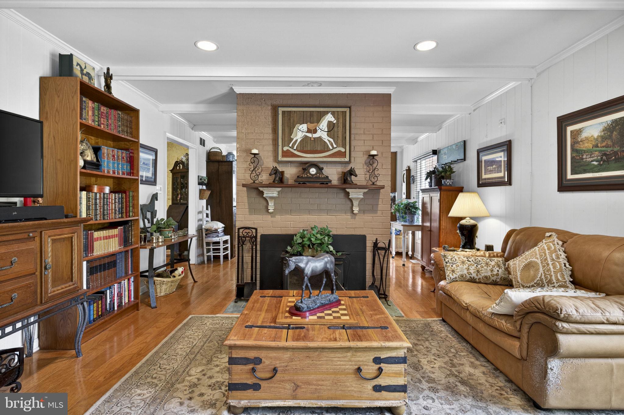 ENGLISH CHASE - Residential