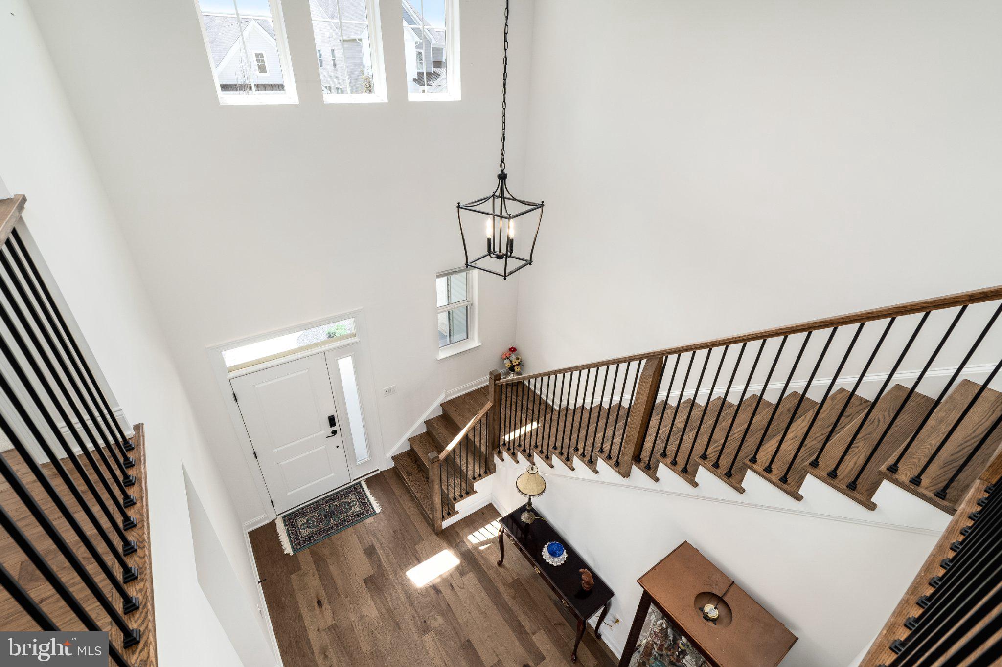 2 EVELYN COURT