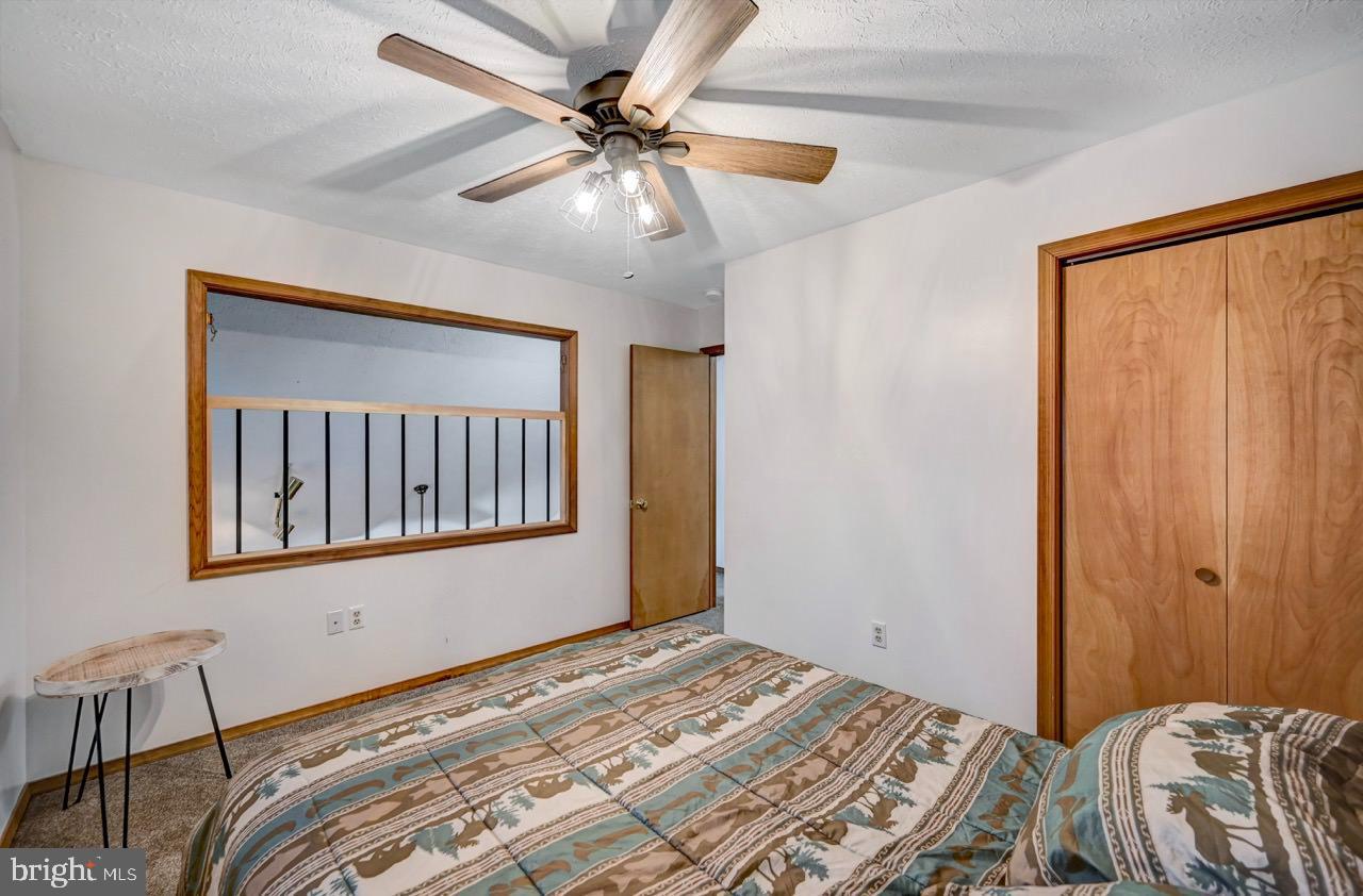 ARROWHEAD  LAKES - Residential