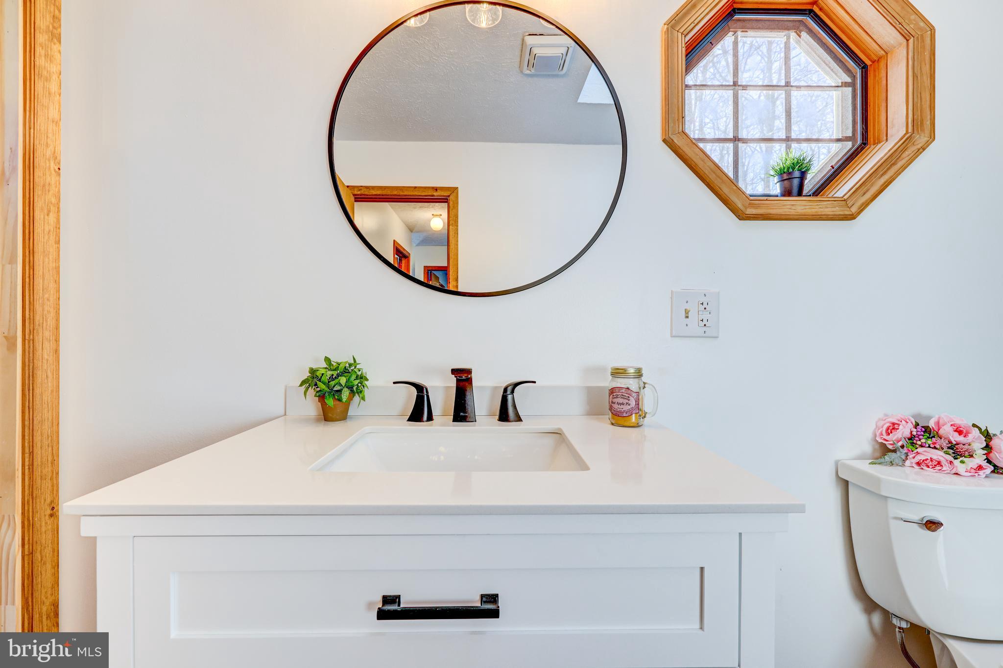 ARROWHEAD  LAKES - Residential