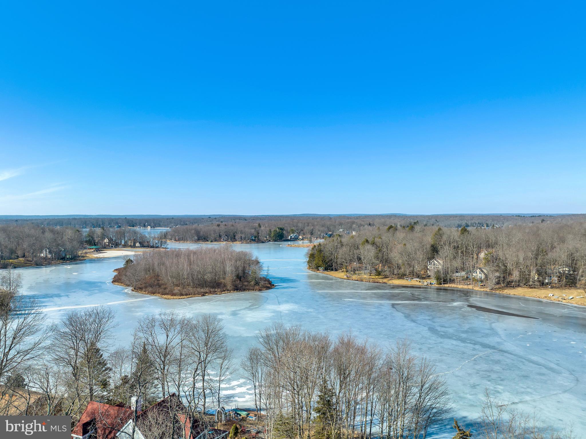 ARROWHEAD  LAKES - Residential