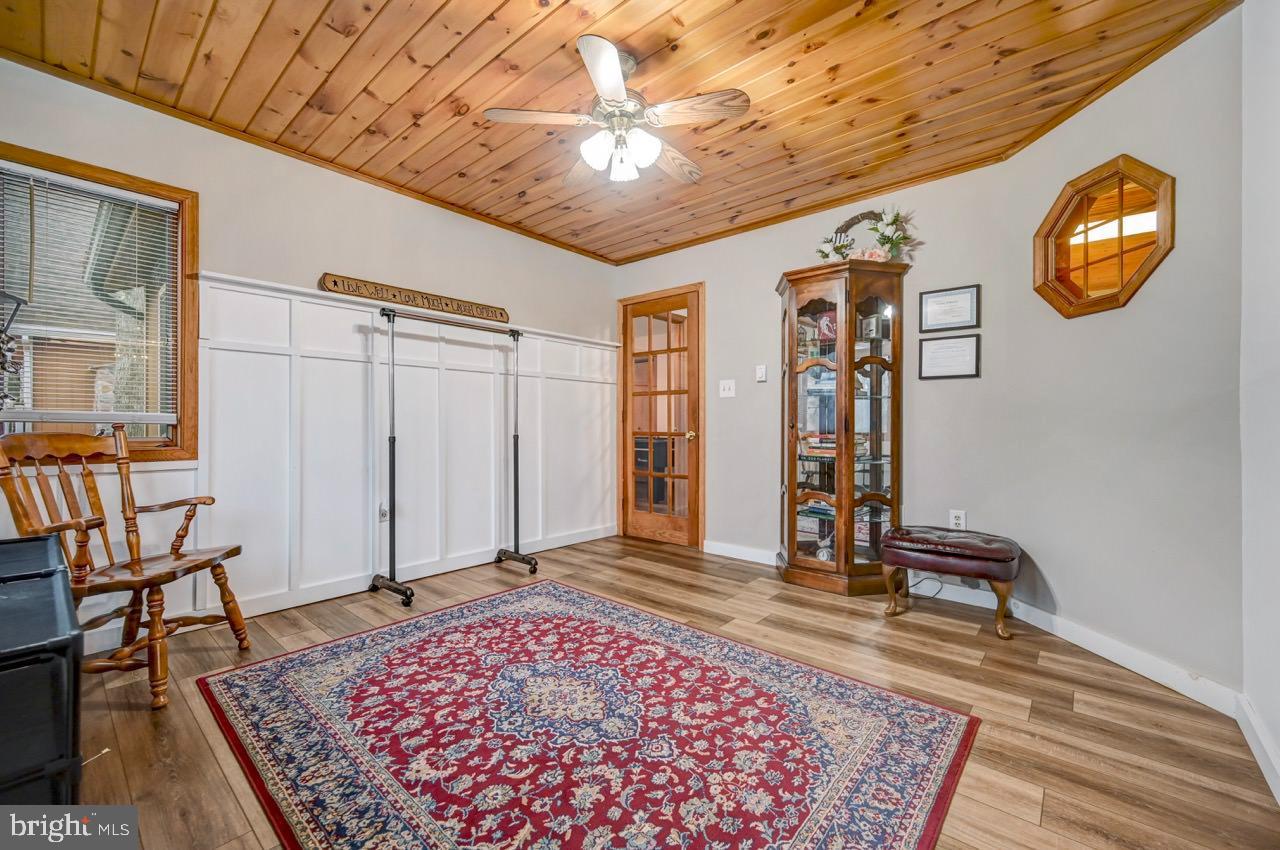 ARROWHEAD  LAKES - Residential